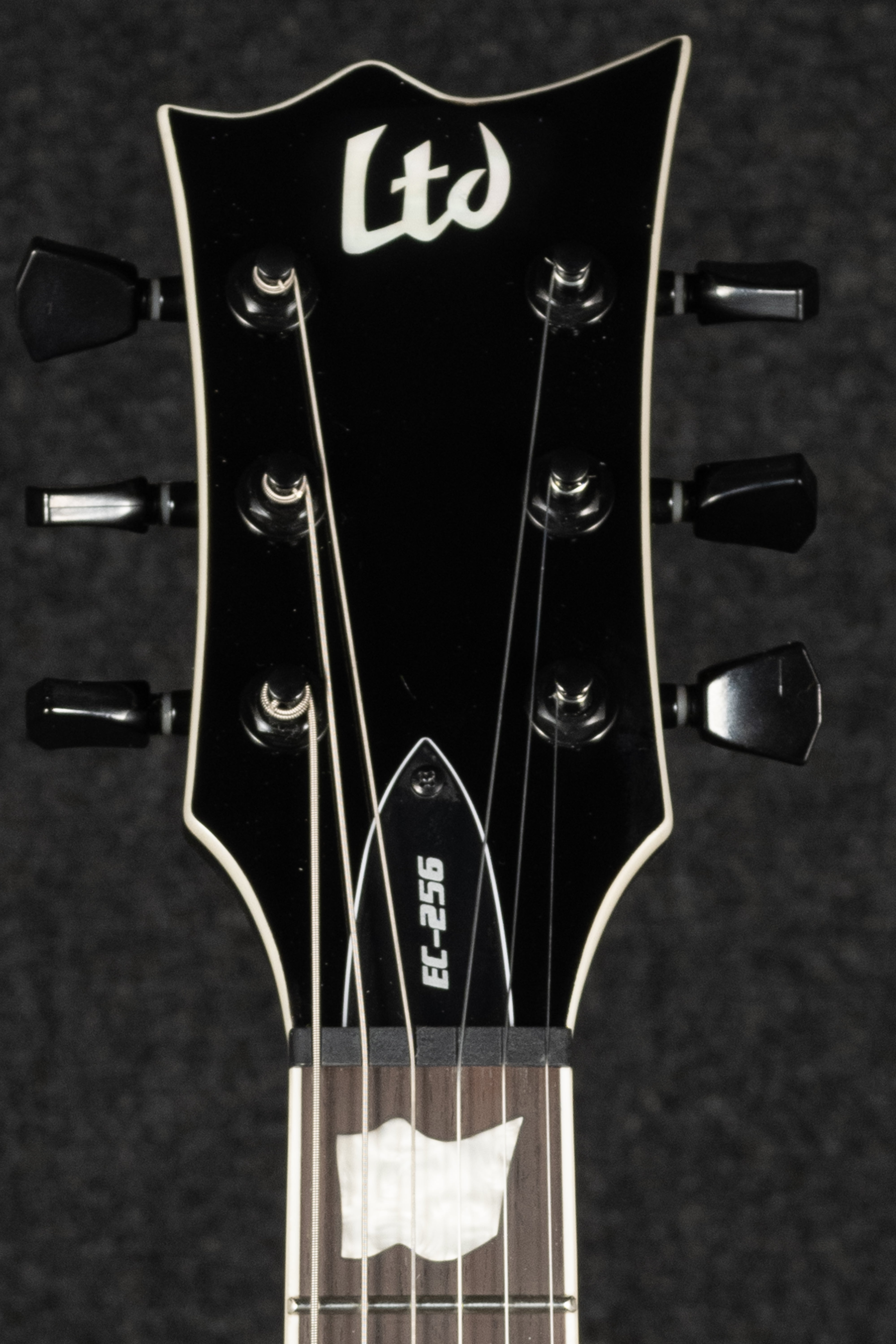 EC-256 - Quilted Maple See Thru Black Cherry Sunburst