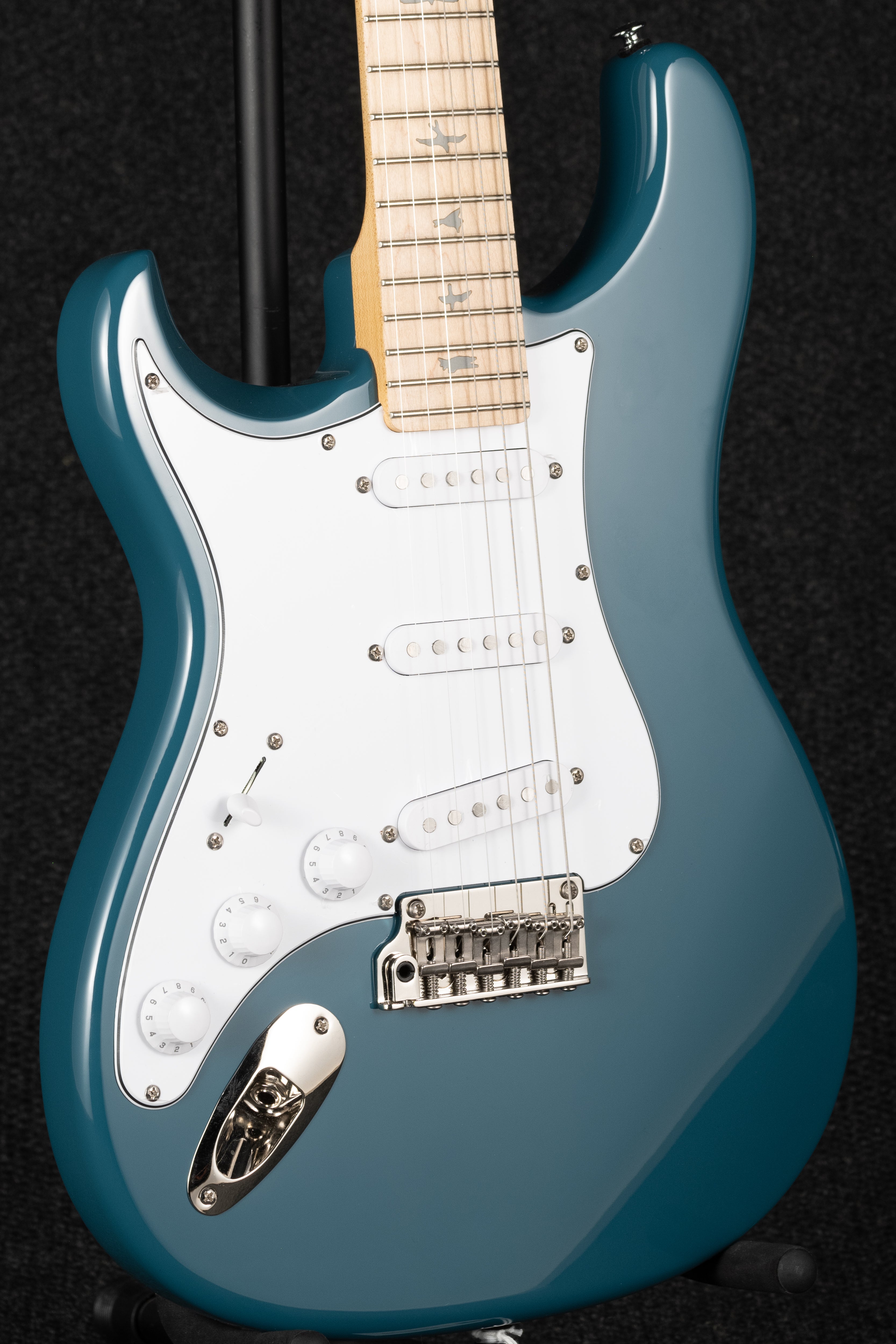 SE Silver Sky Left Handed - Nylon Blue