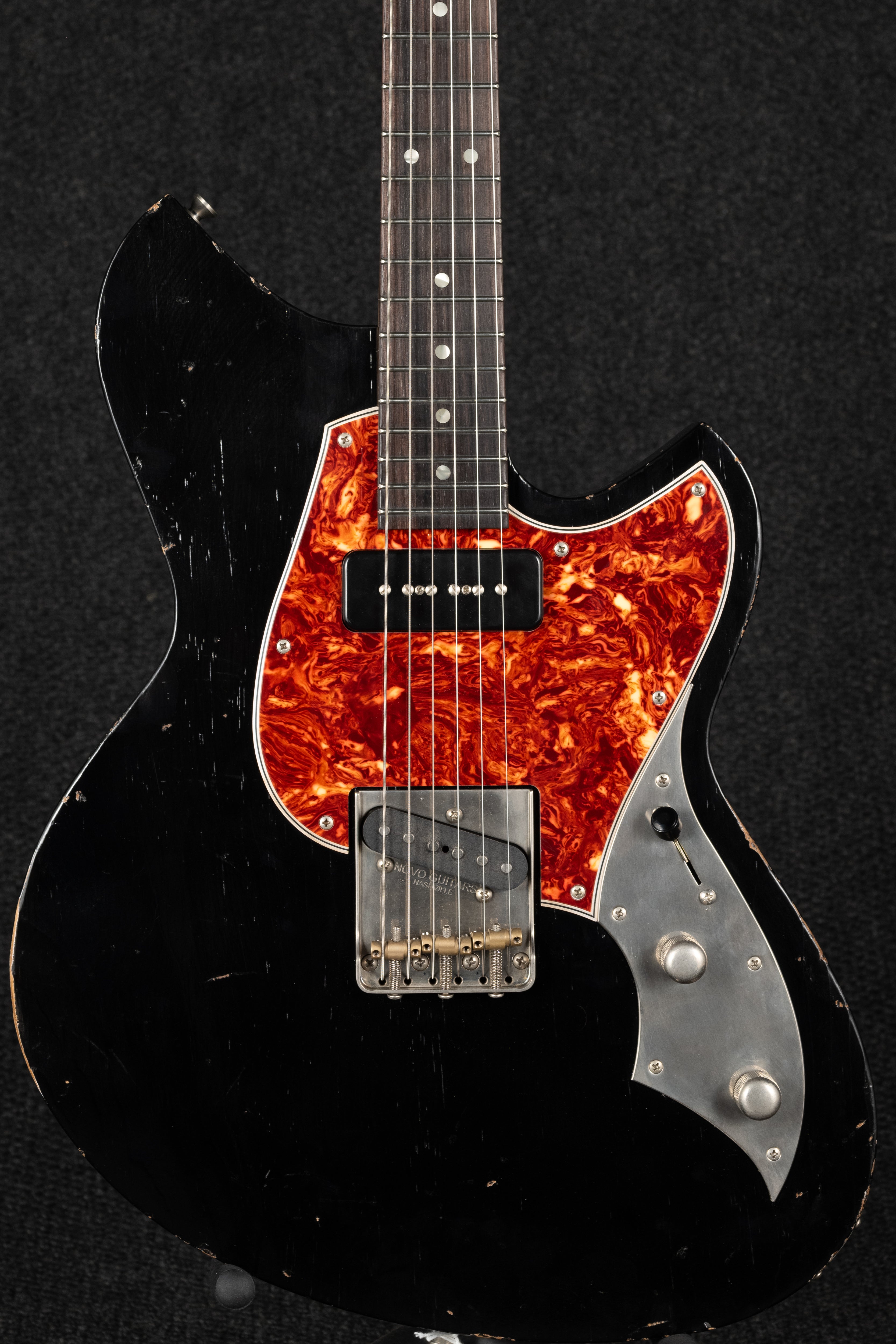 Serus T - Bull Black Light Distress