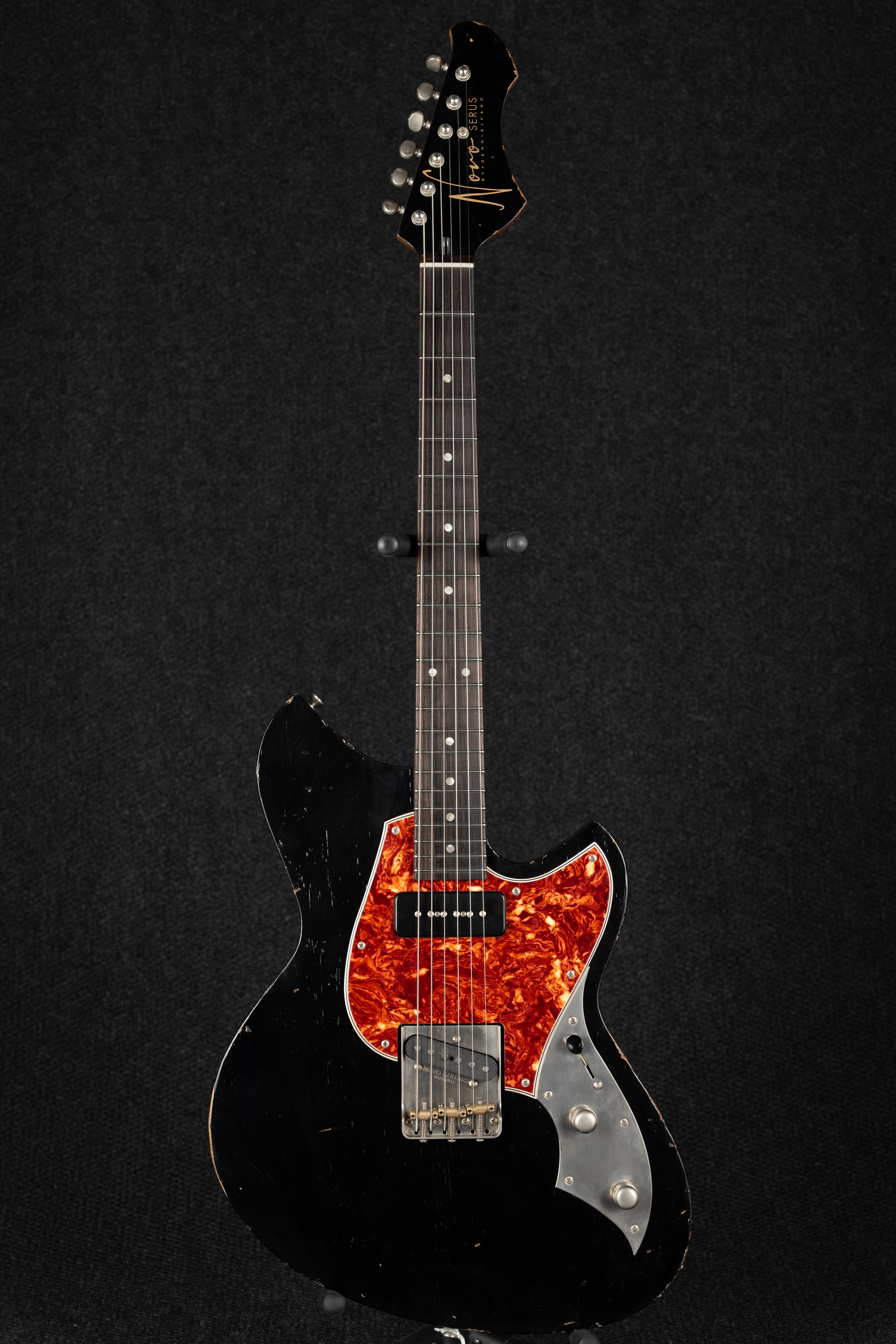 Serus T - Bull Black Light Distress