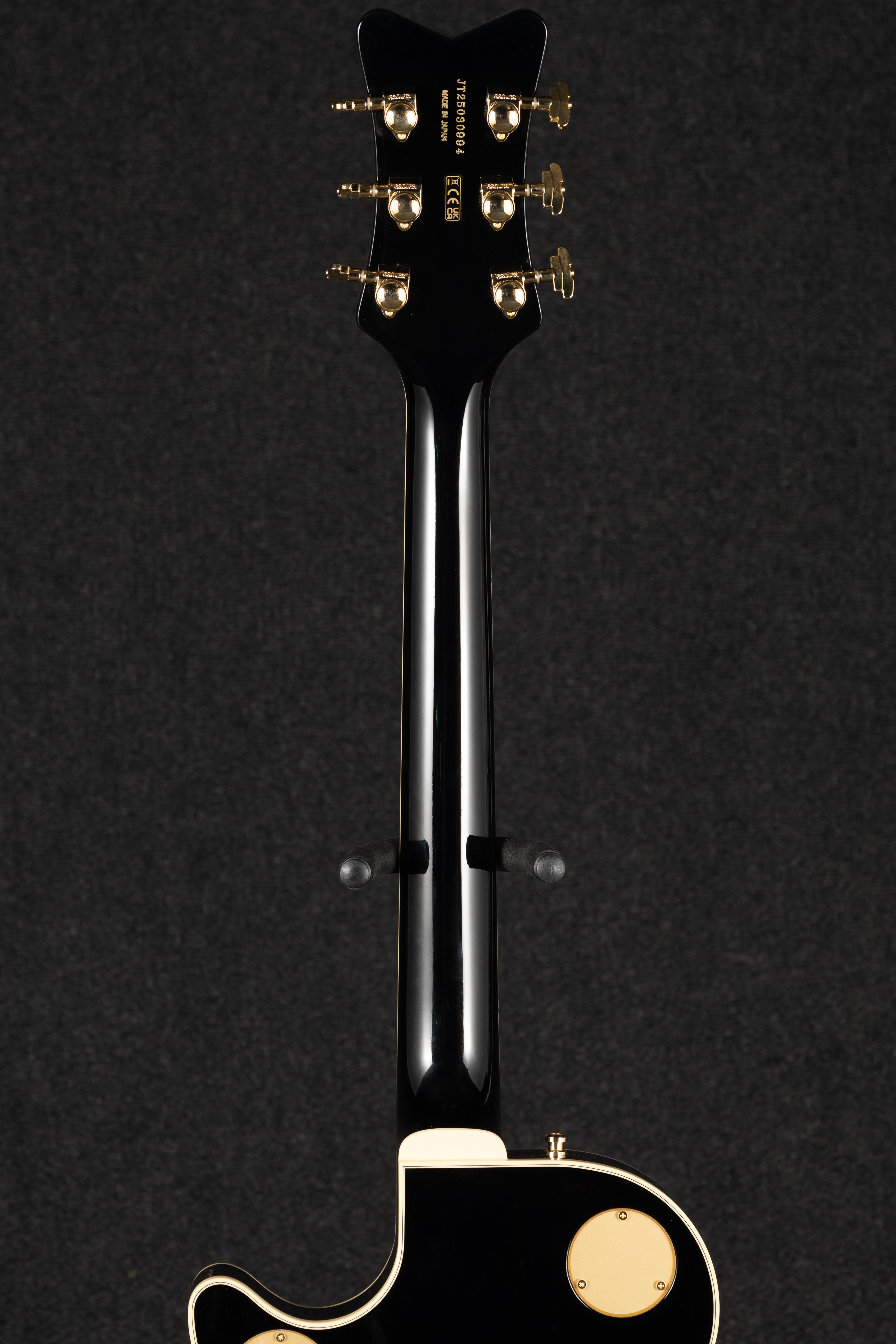 G6134TG Paisley Penguin - Gold Paisley Burst