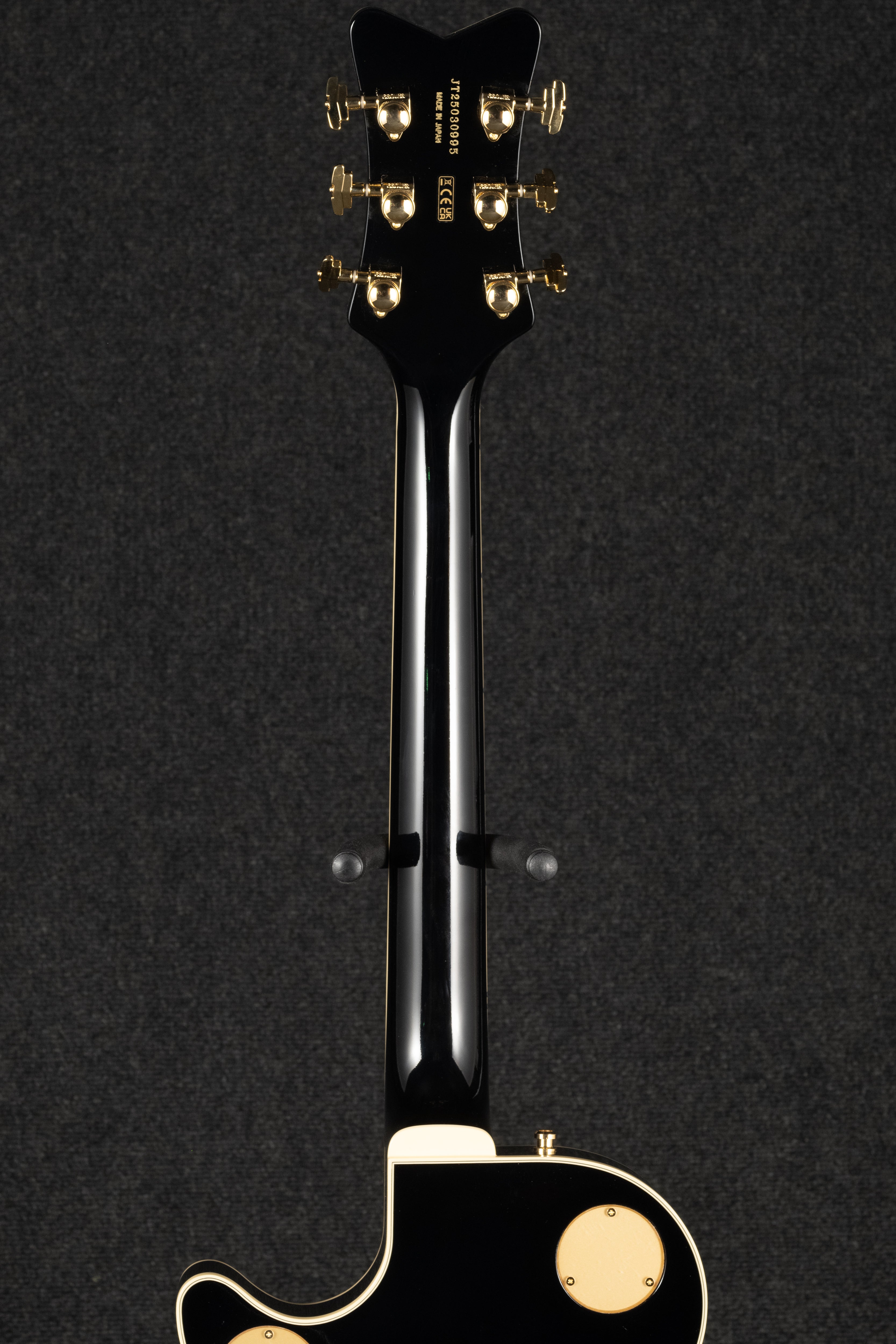 G6134TG Paisley Penguin - Gold Paisley Burst