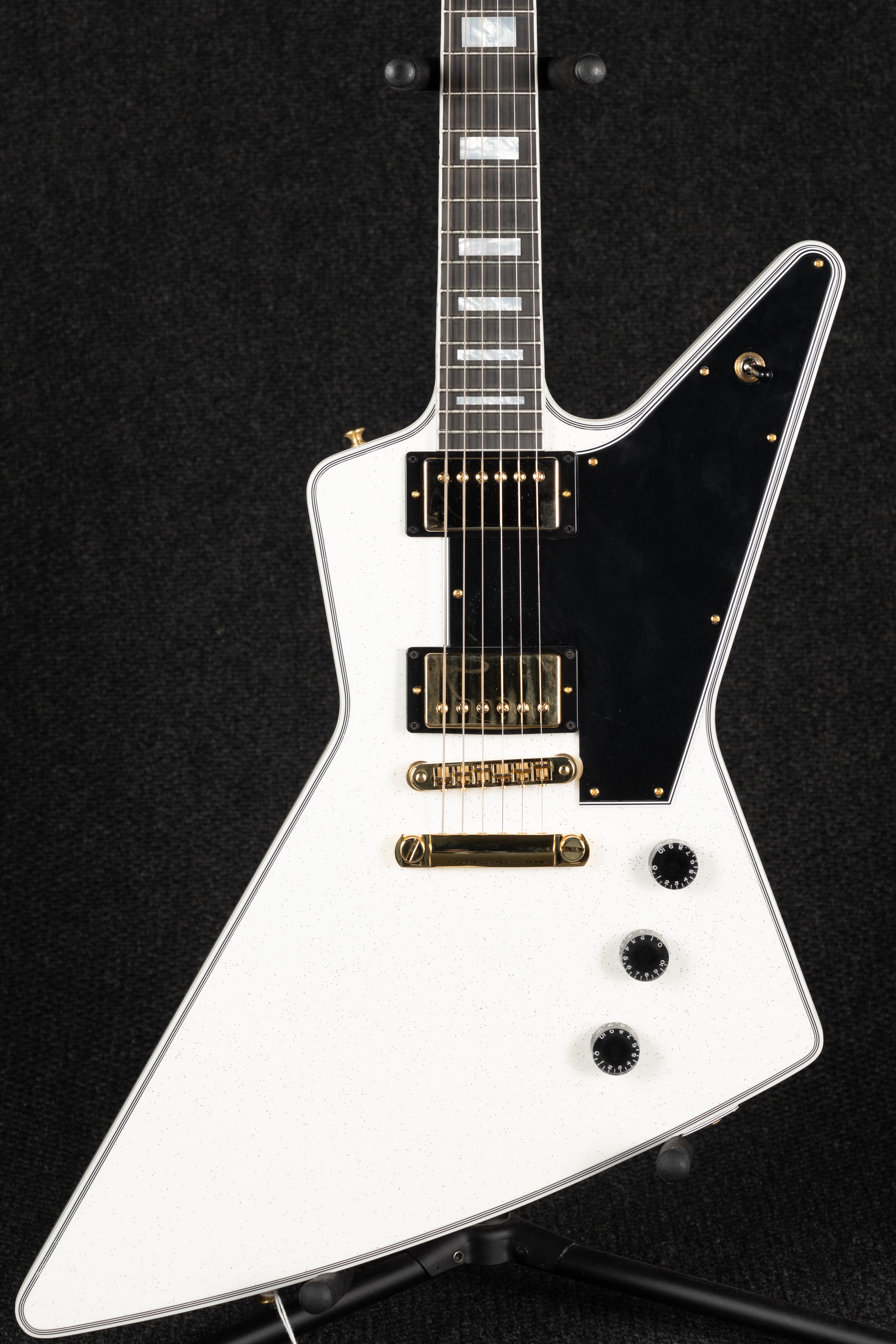 Explorer Custom - Alpine White Sparkle
