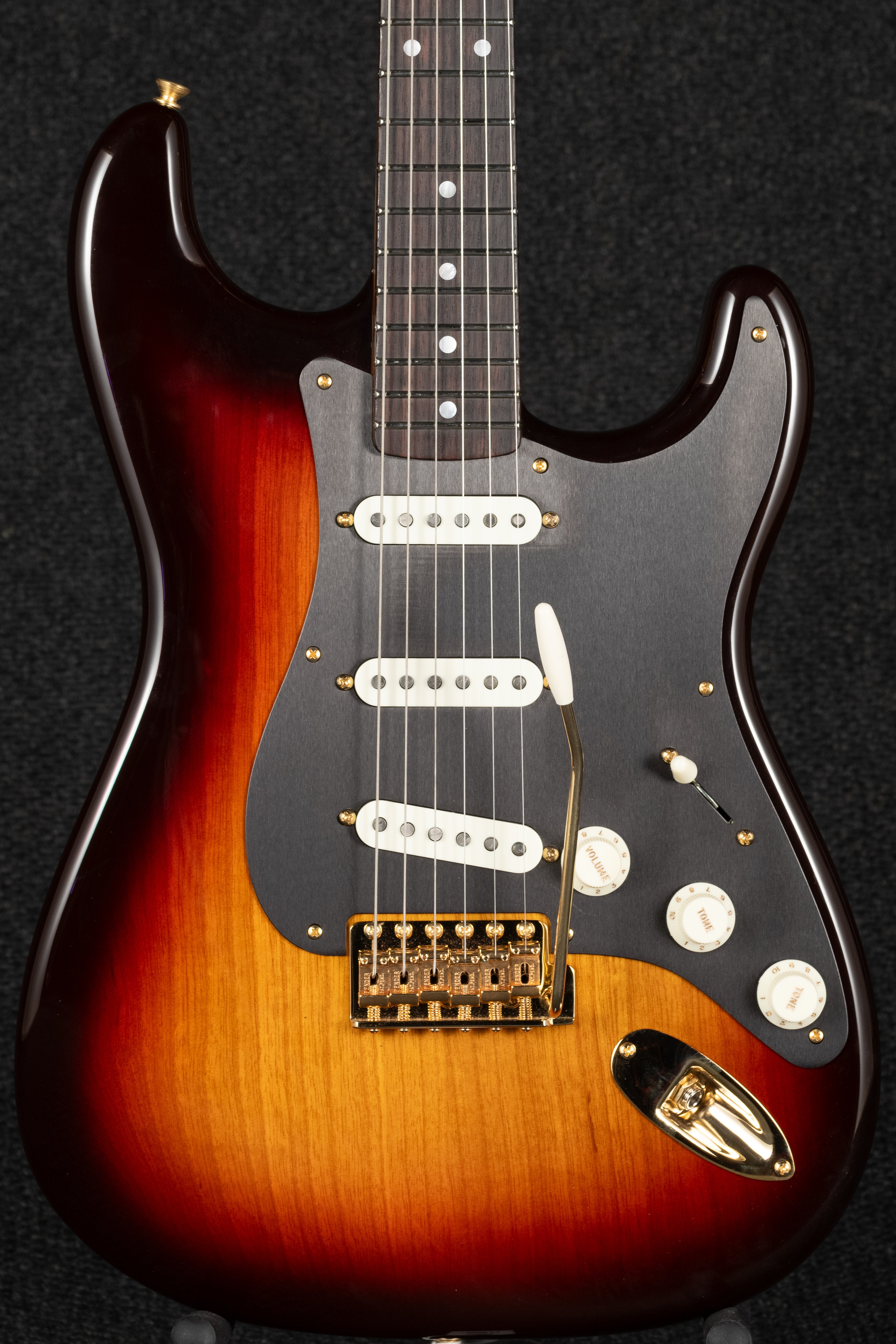 American Custom Strat Roasted Birdseye - 2-Tone Sunburst