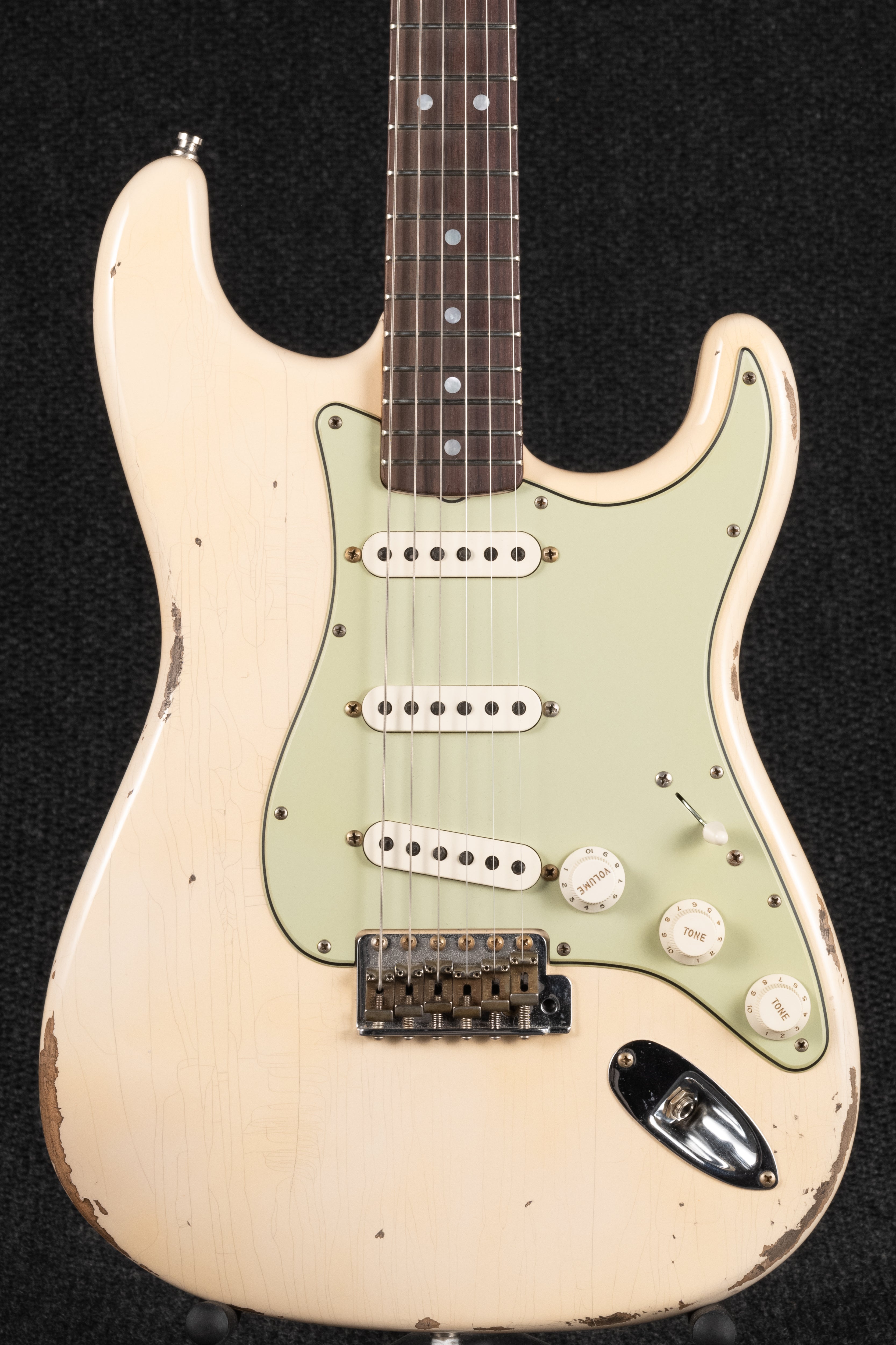 Limited Edition '64 L-Series Heavy Relic Stratocaster - Aged Shell Pink