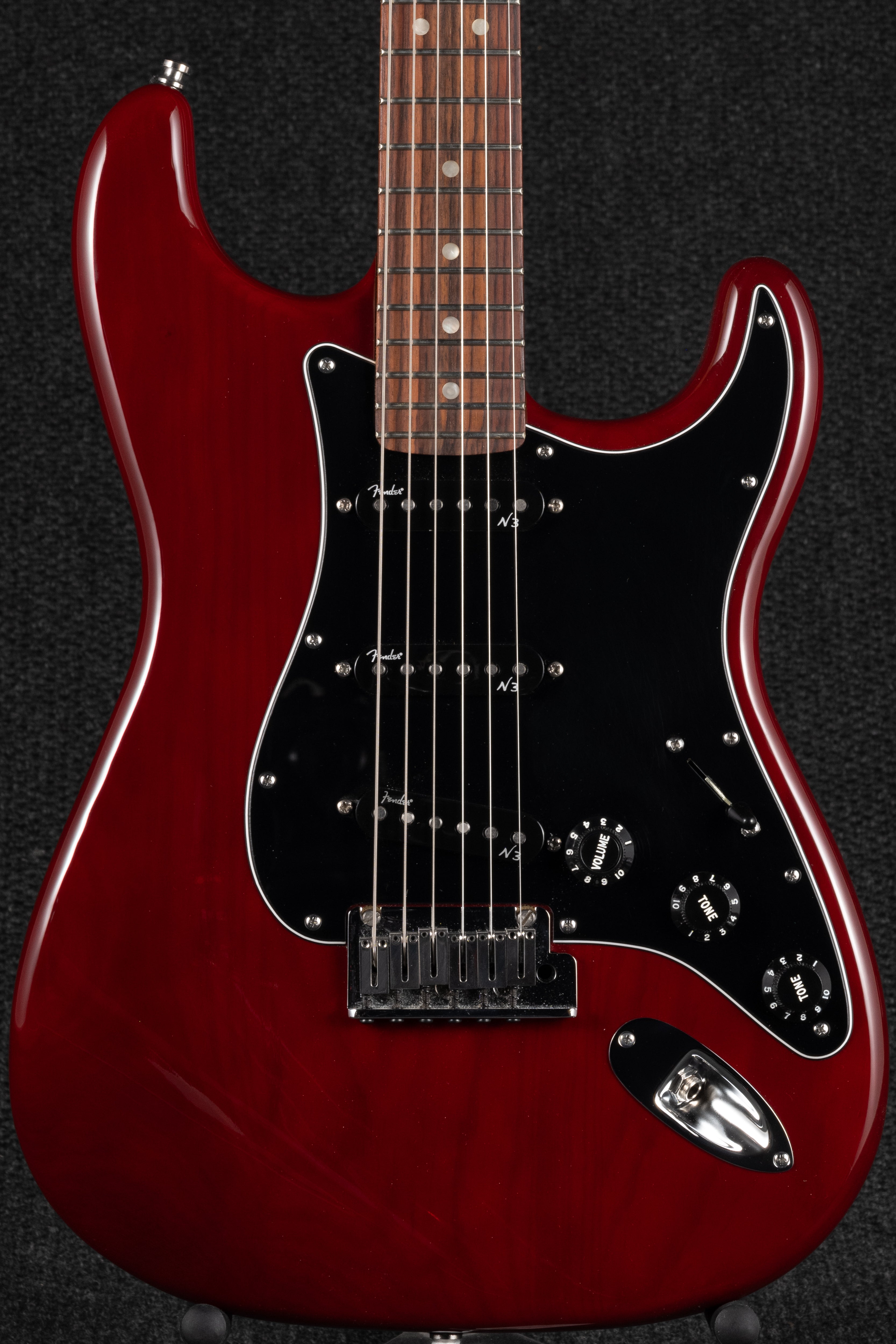 American Deluxe Ash Stratocaster - Wine Transparent
