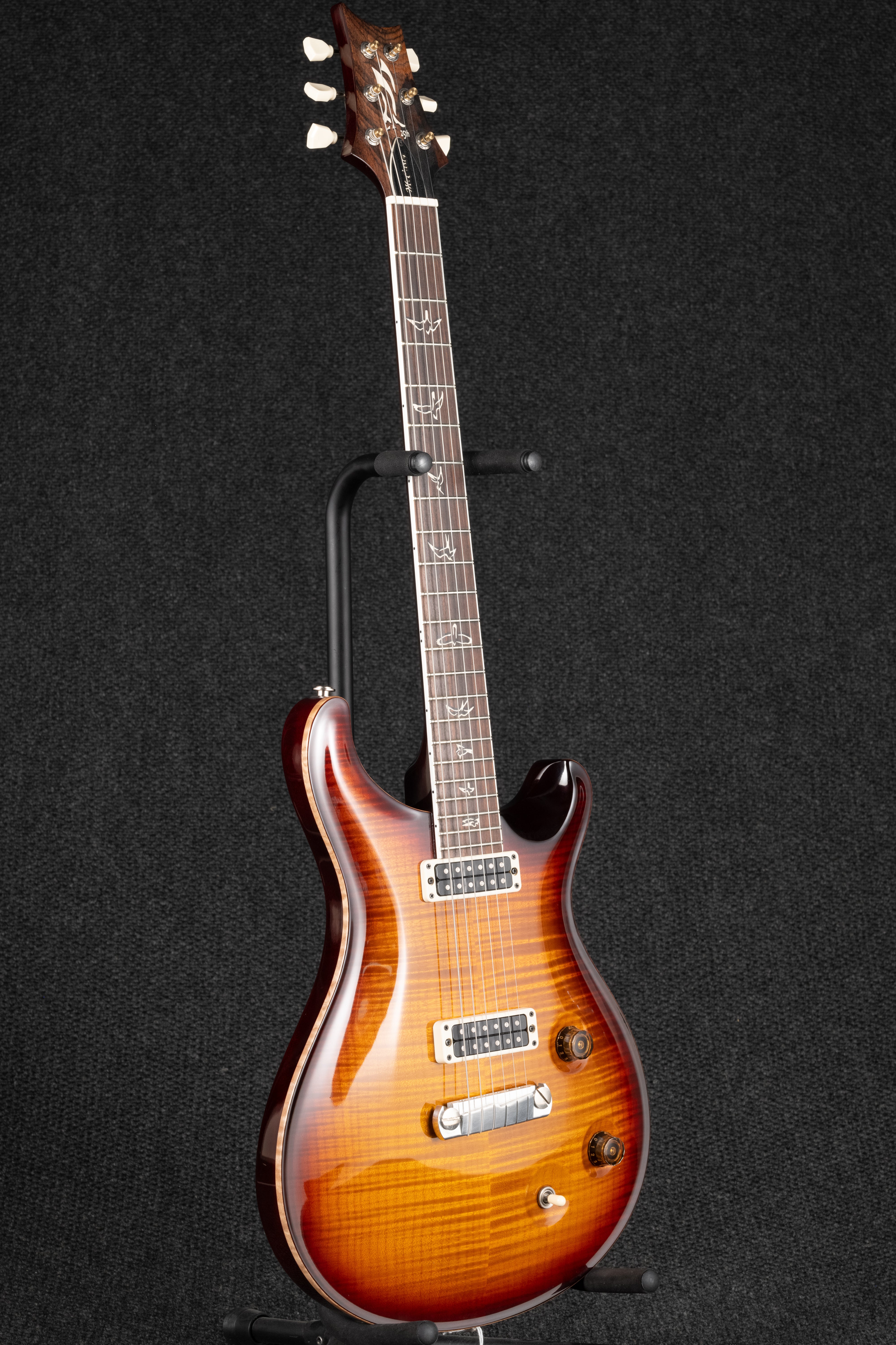 McCarty 25th Anniversary Narrowfield 10 Top