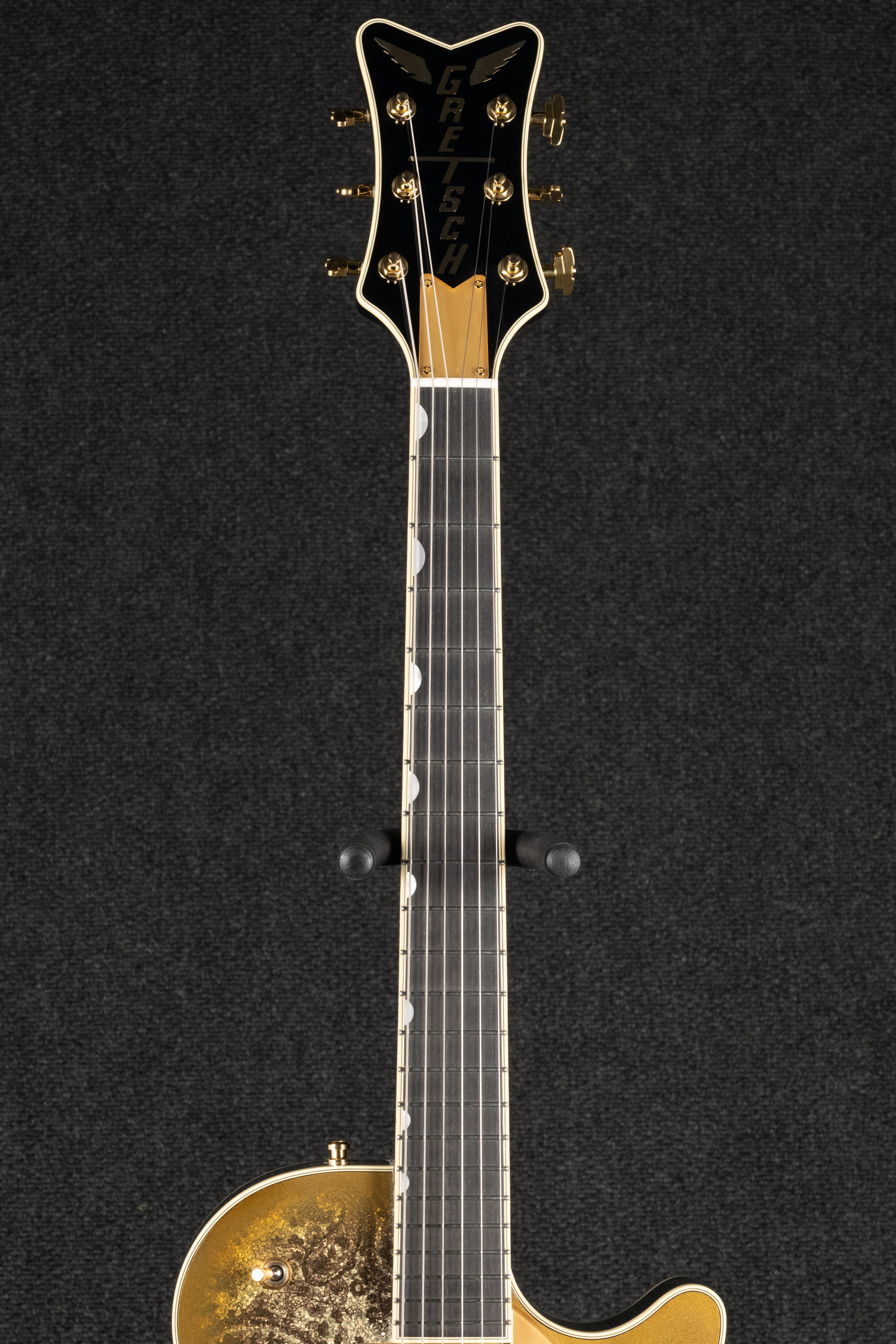 G6134TG Paisley Penguin - Gold Paisley Burst