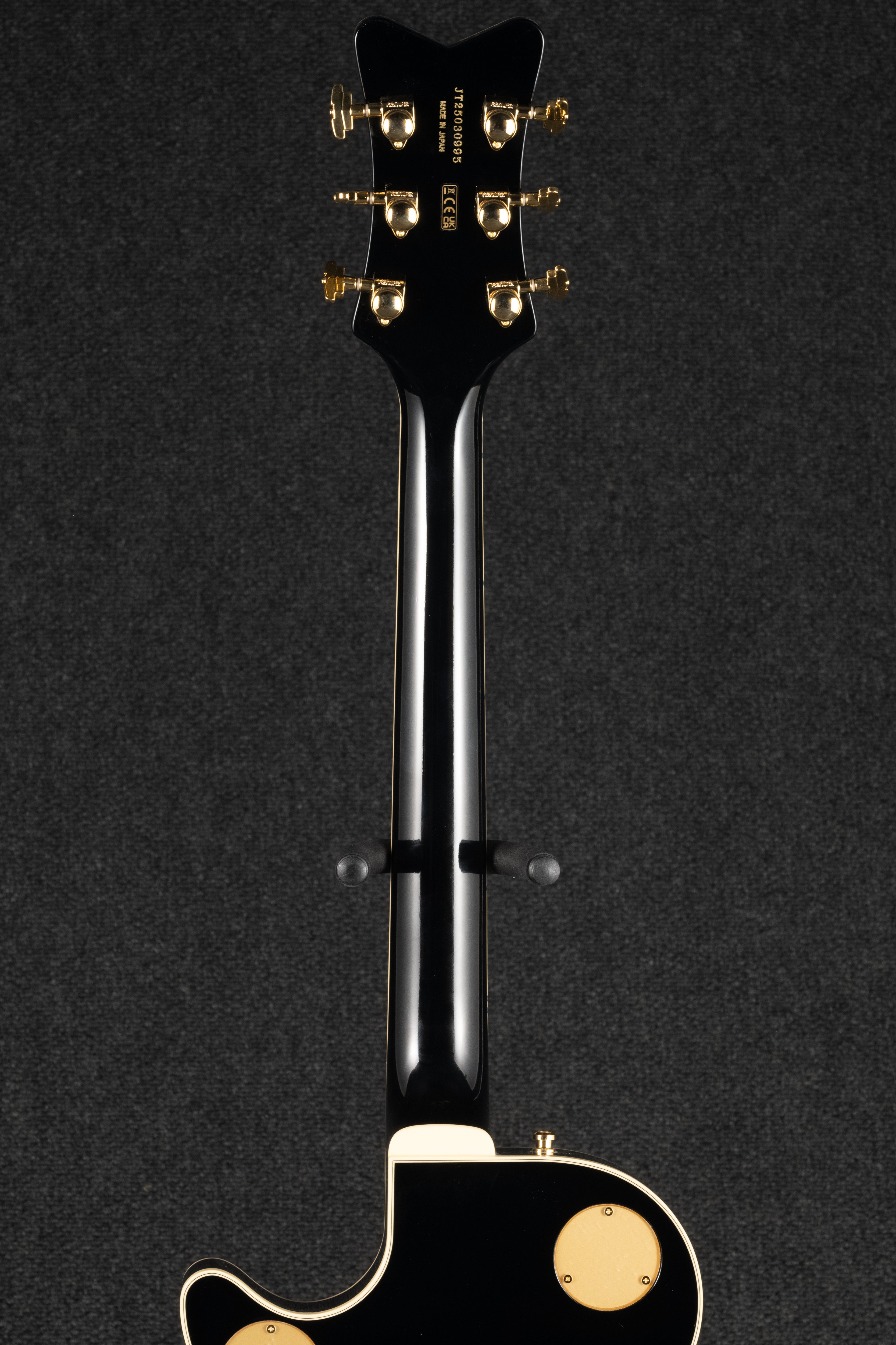 G6134TG Paisley Penguin - Gold Paisley Burst