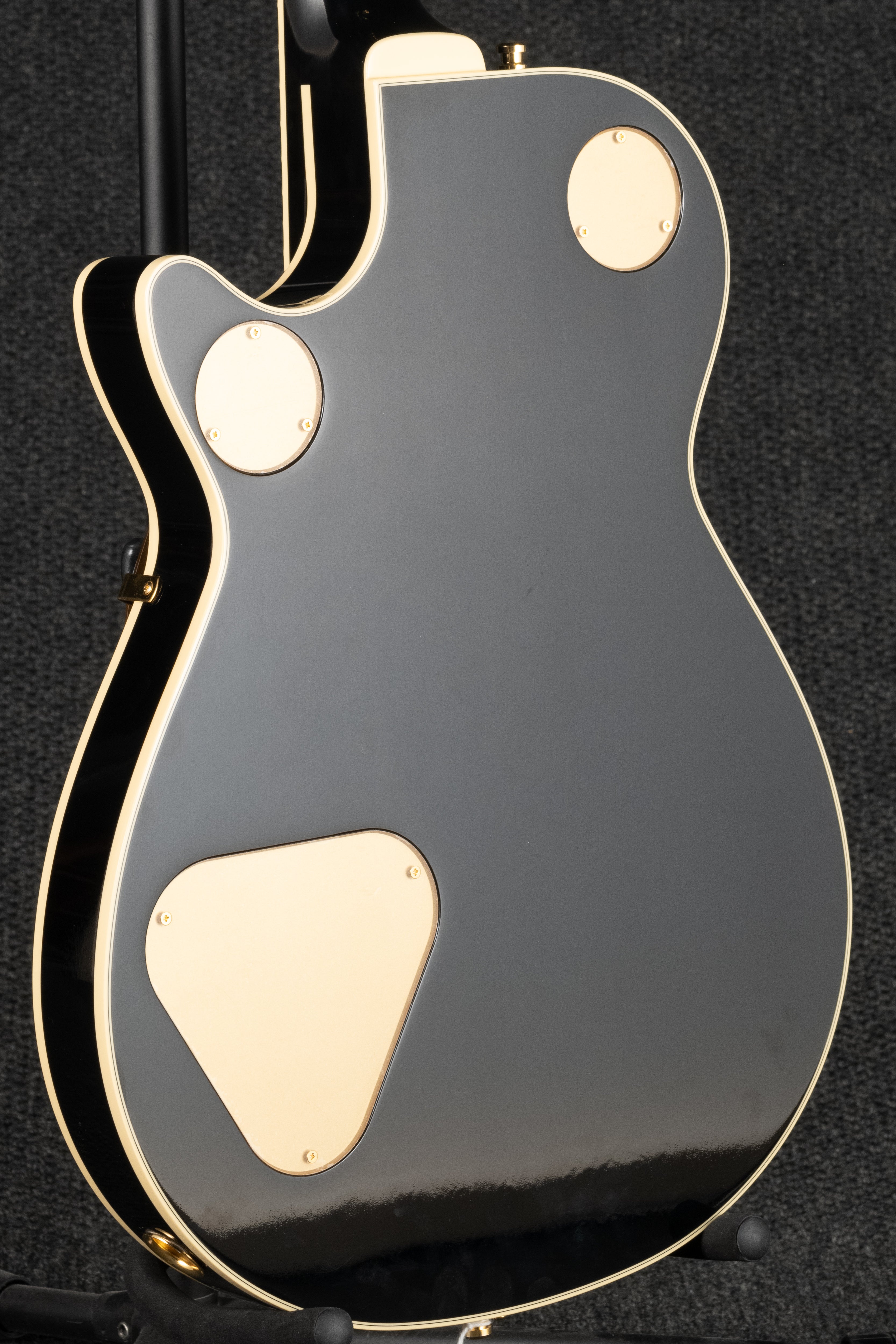 G6134TG Paisley Penguin - Gold Paisley Burst