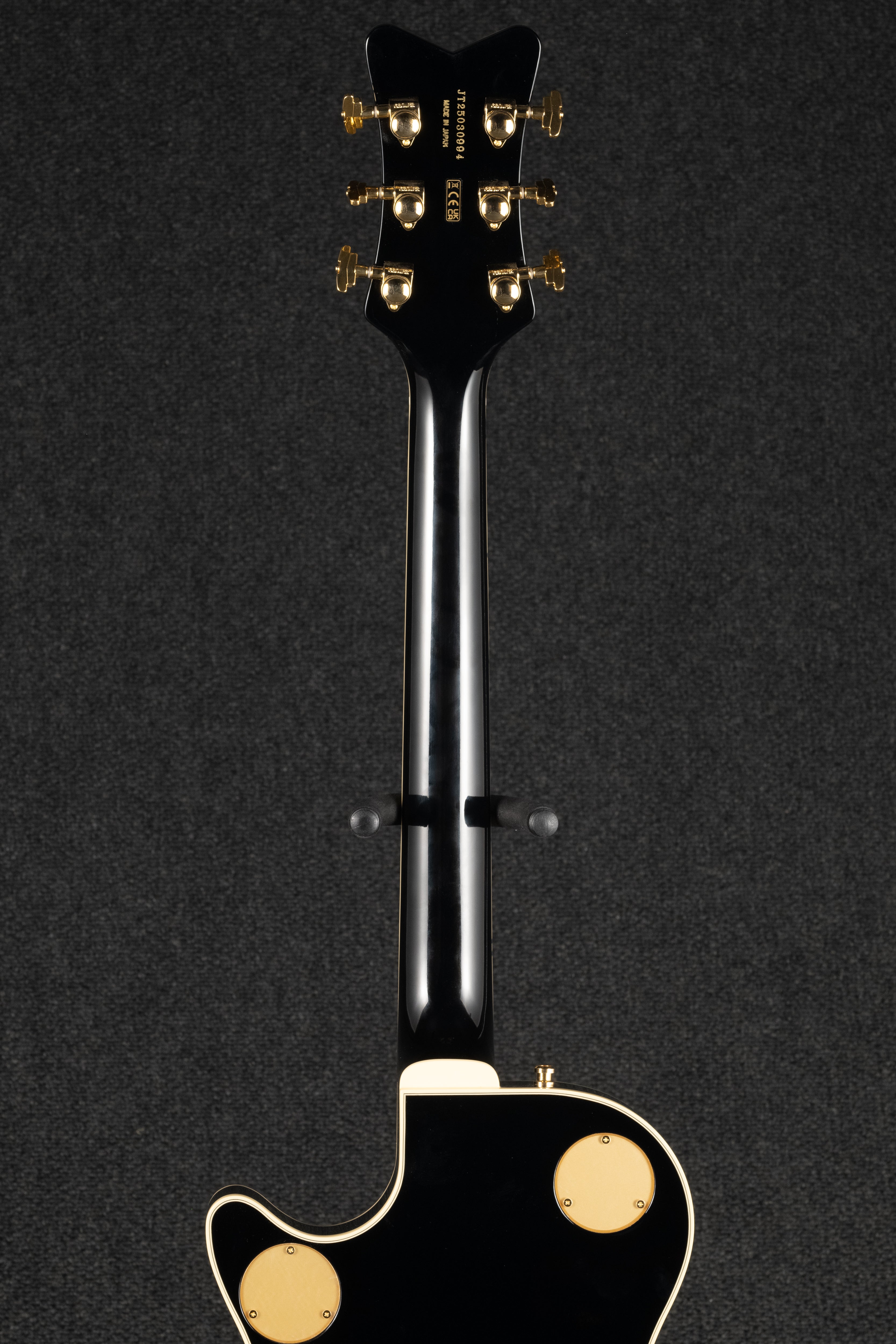 G6134TG Paisley Penguin - Gold Paisley Burst