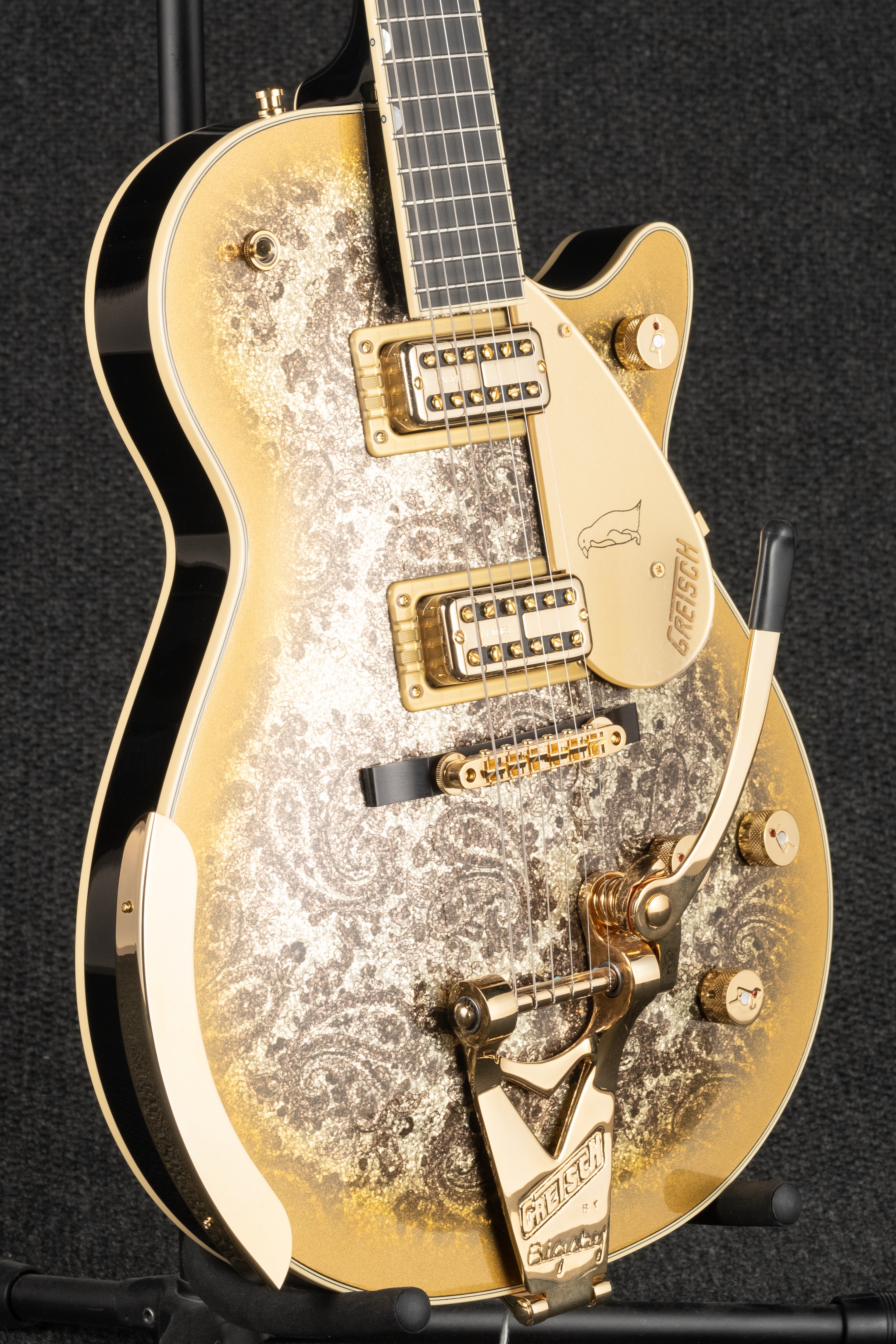 G6134TG Paisley Penguin - Gold Paisley Burst