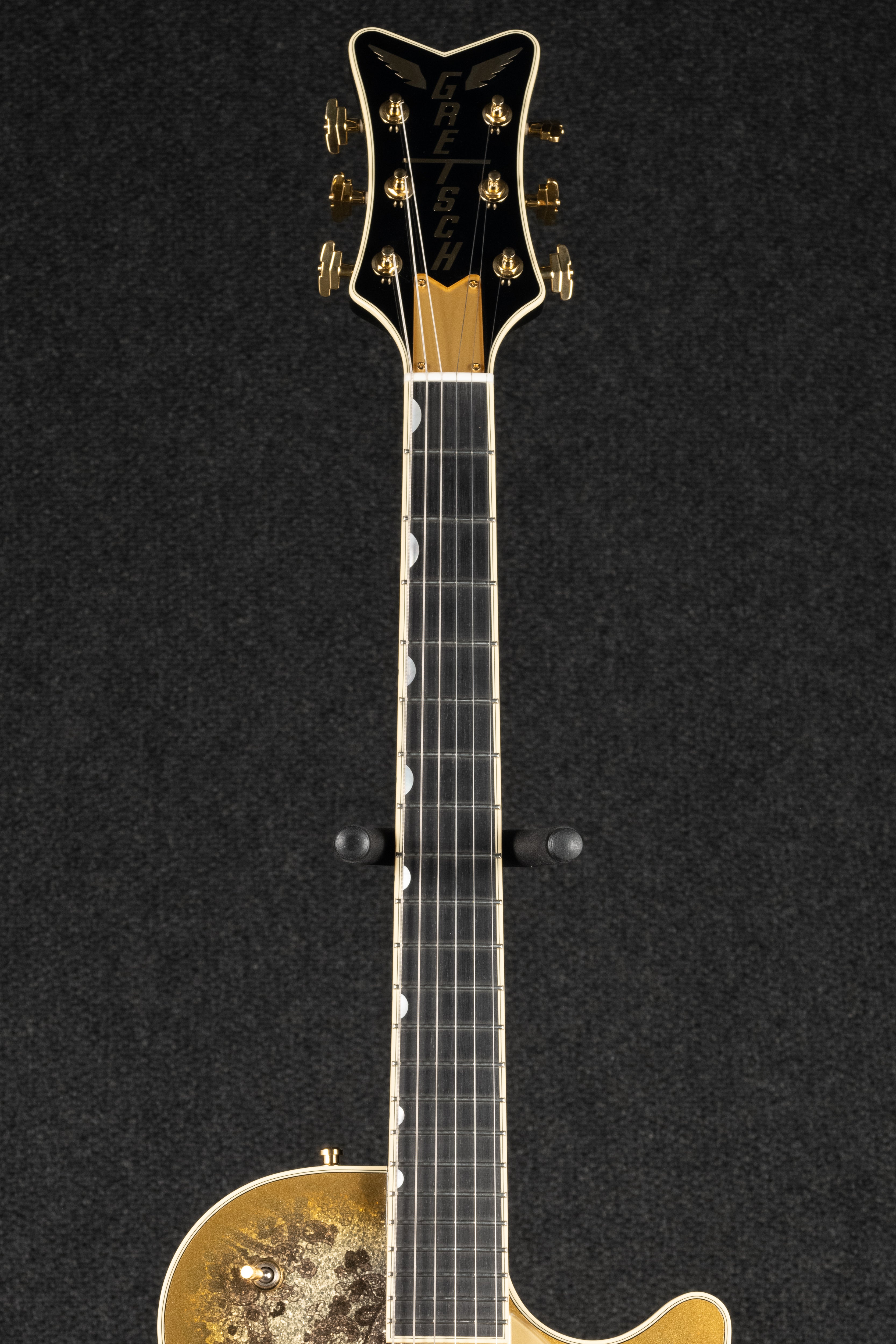 G6134TG Paisley Penguin - Gold Paisley Burst