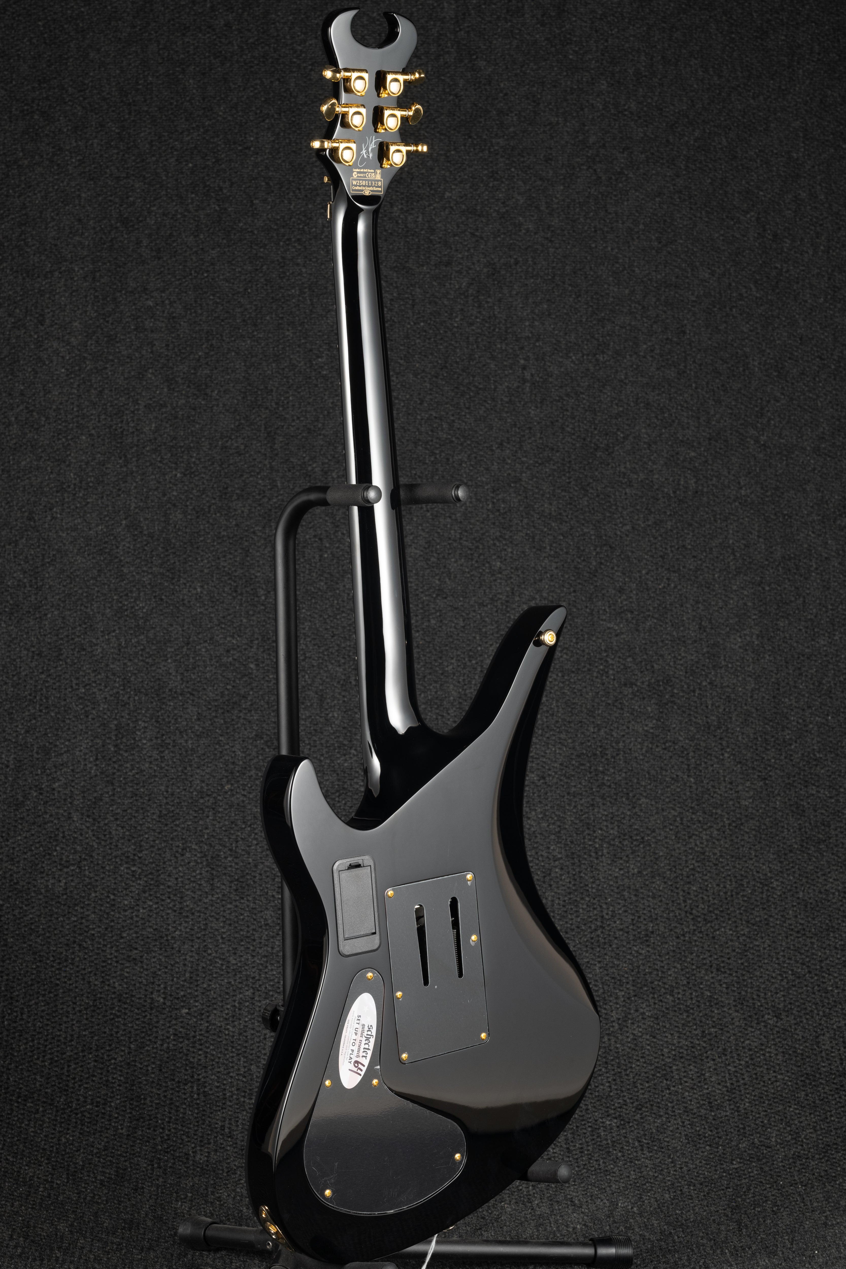 Synyster Custom-S - Gloss Black with Gold Pinstripes