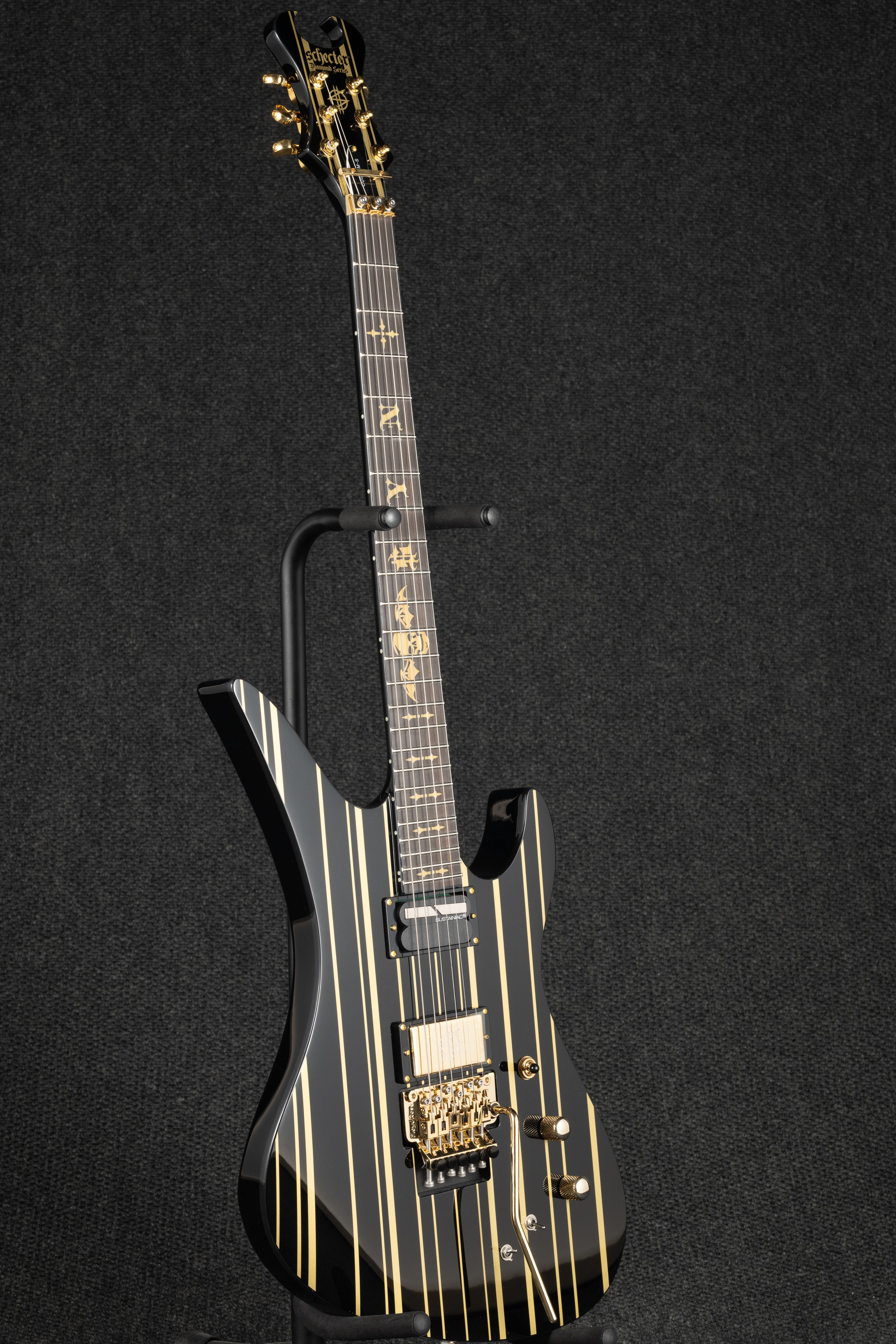 Synyster Custom-S - Gloss Black with Gold Pinstripes