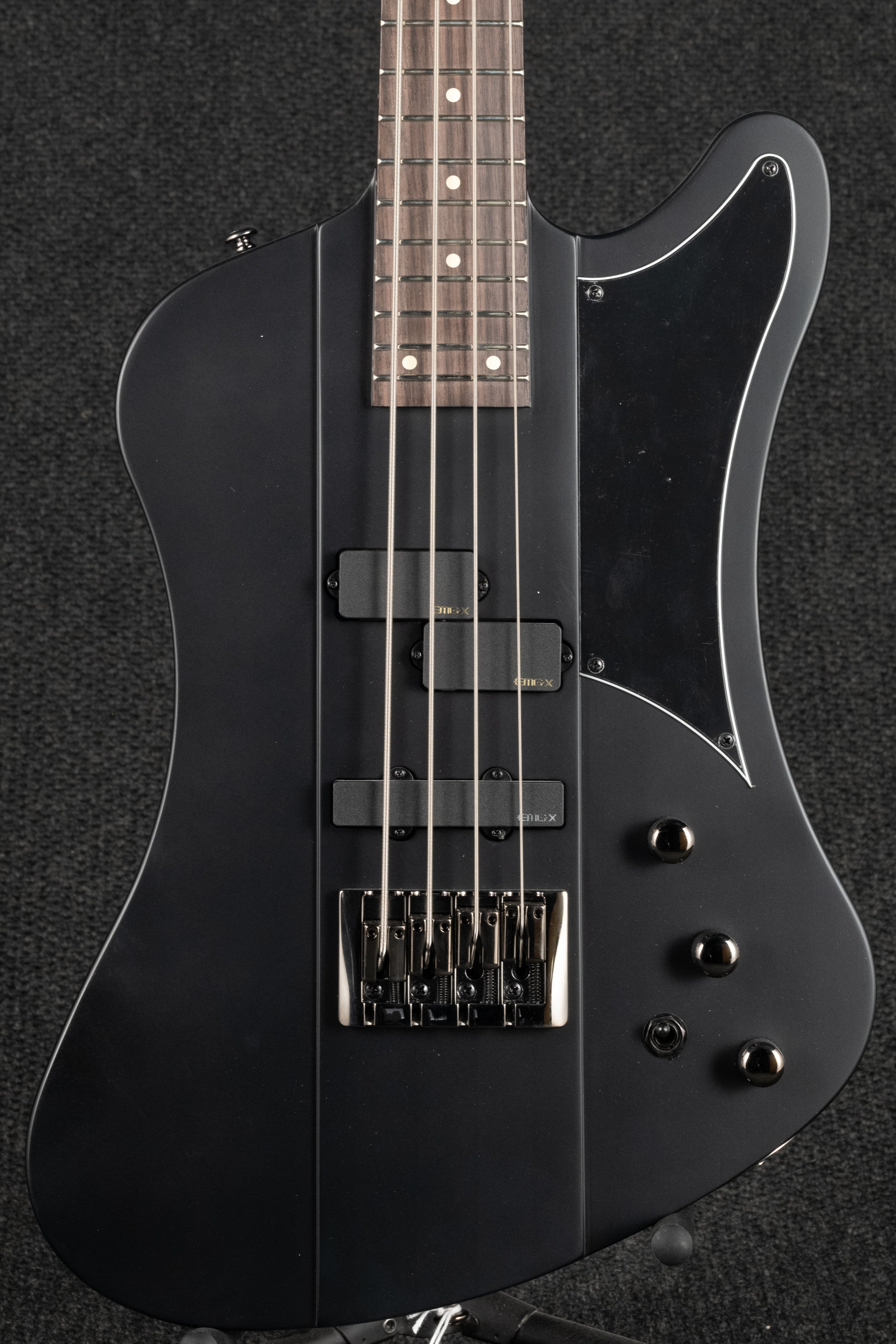 Sixx Bass- Satin Black