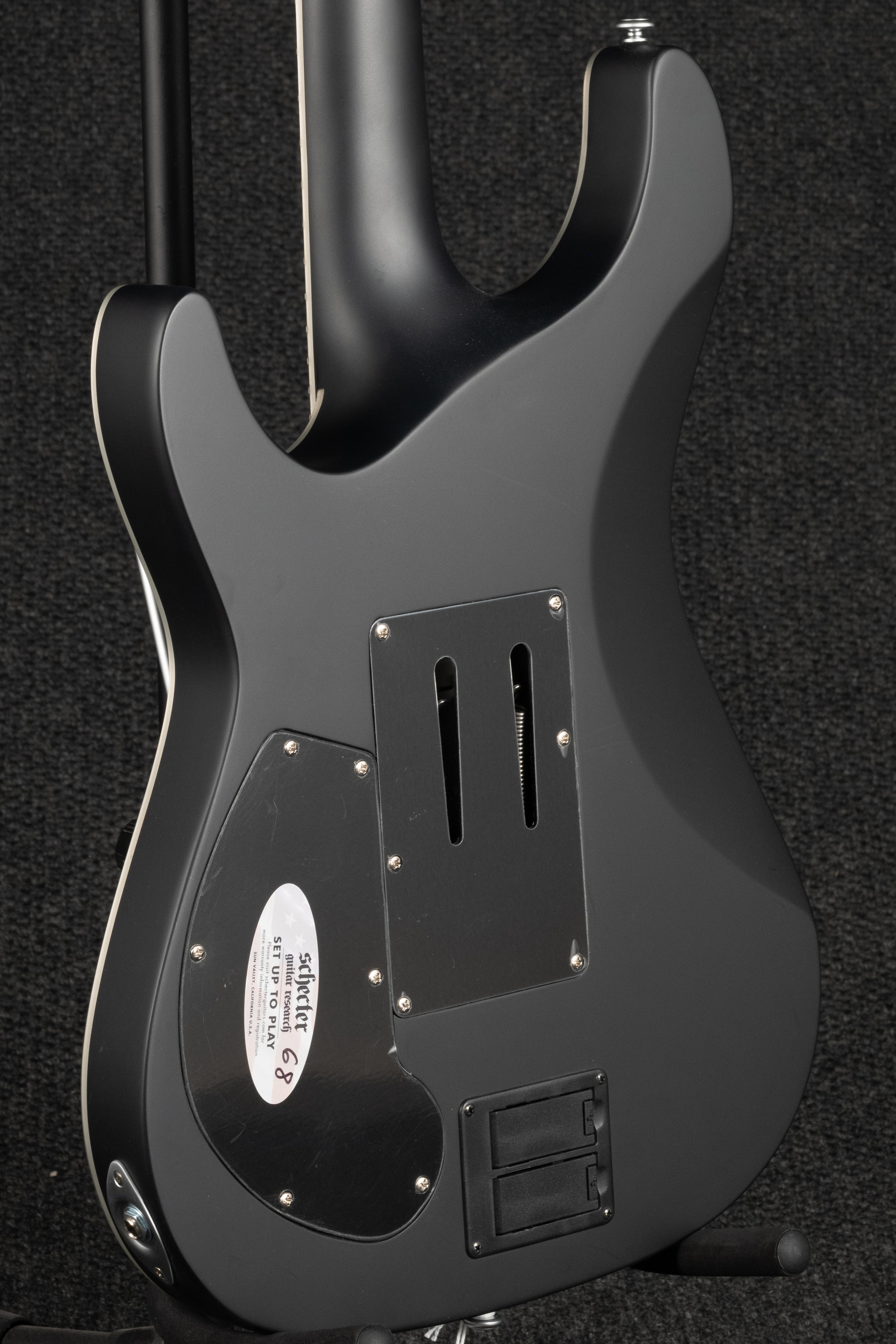 Damien Platinum-6 - Satin Black