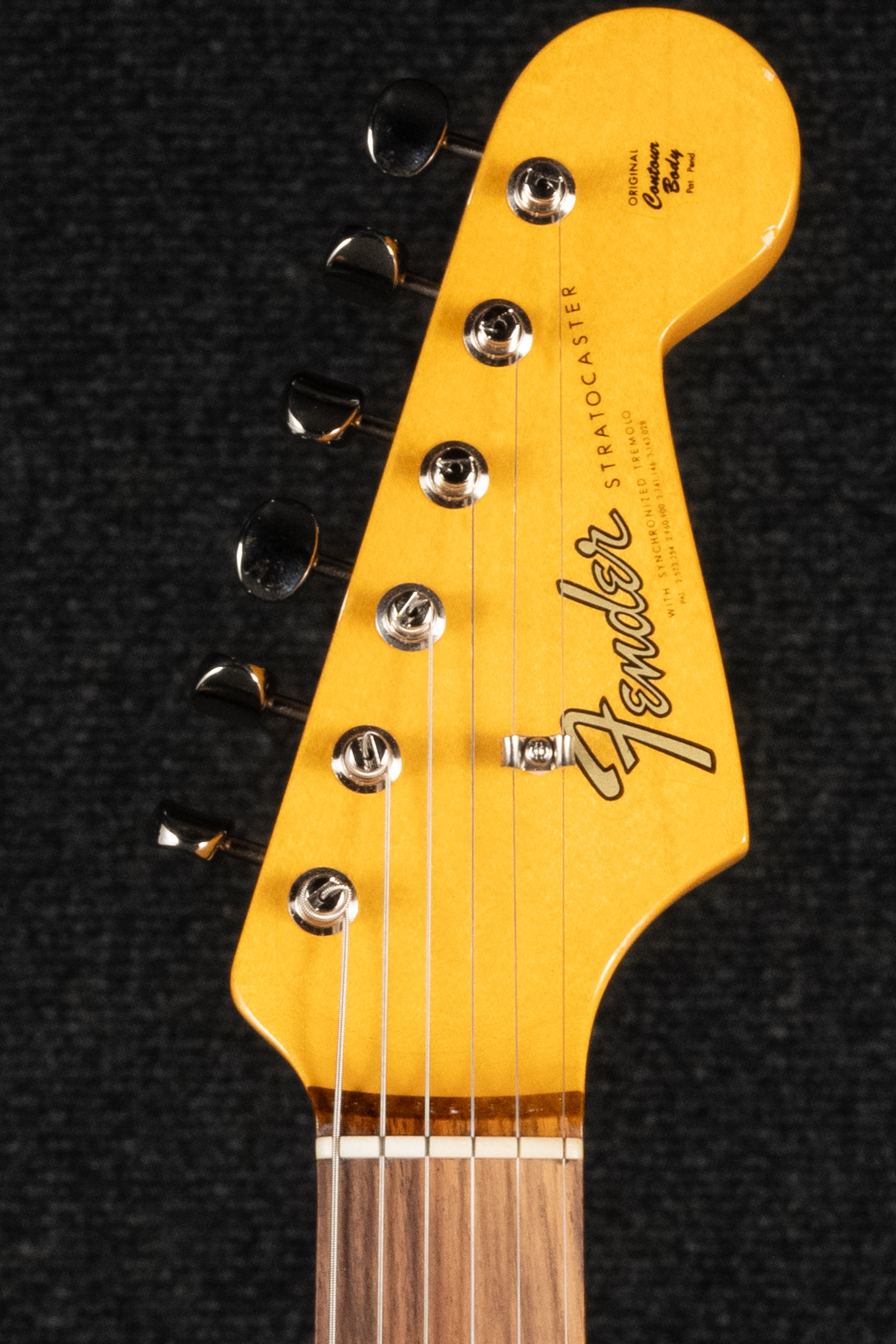 American Vintage II 1965 Stratocaster - Candy Apple Red