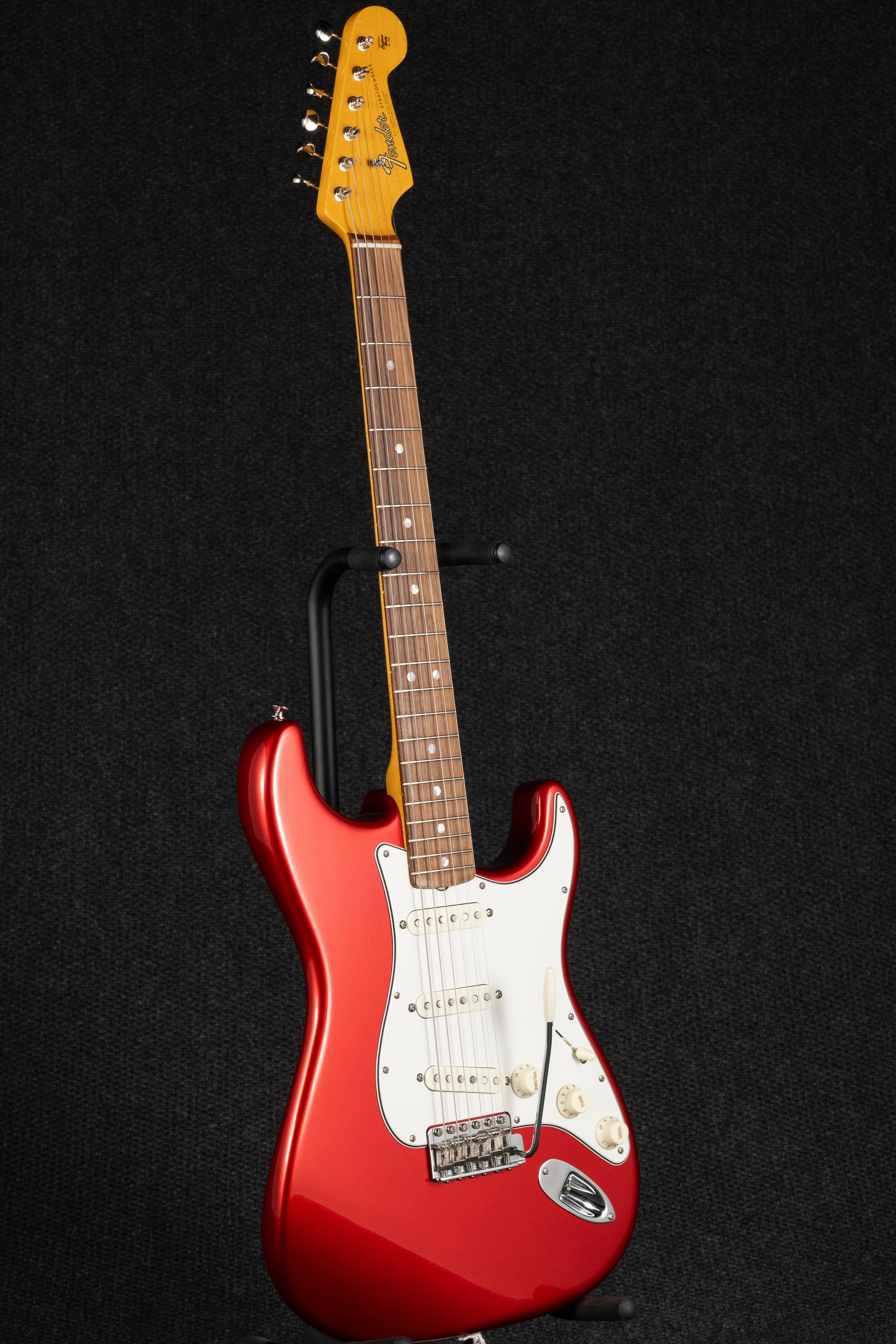 American Vintage II 1965 Stratocaster - Candy Apple Red