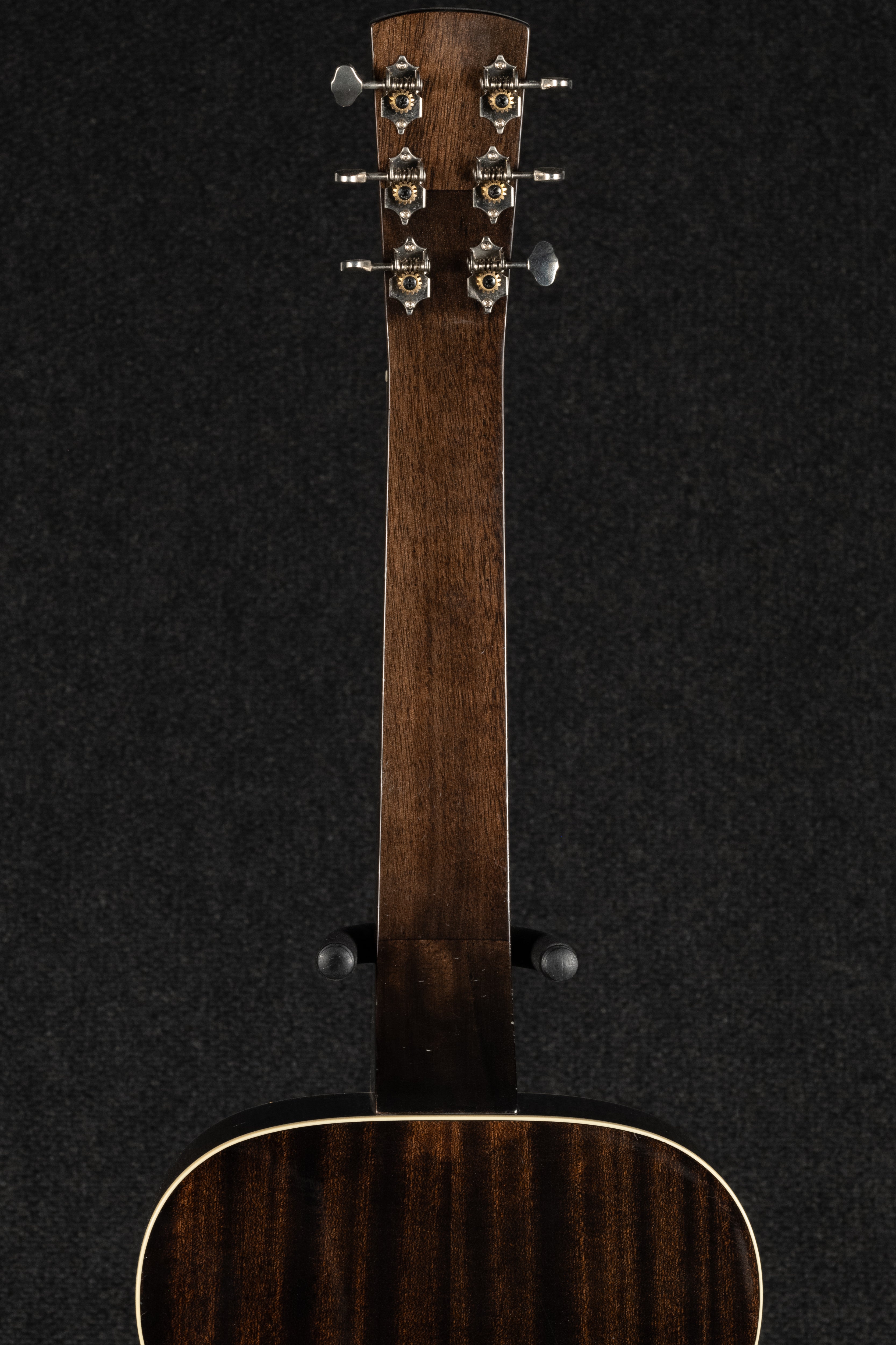 RD-52 Square Neck - Black Lightning
