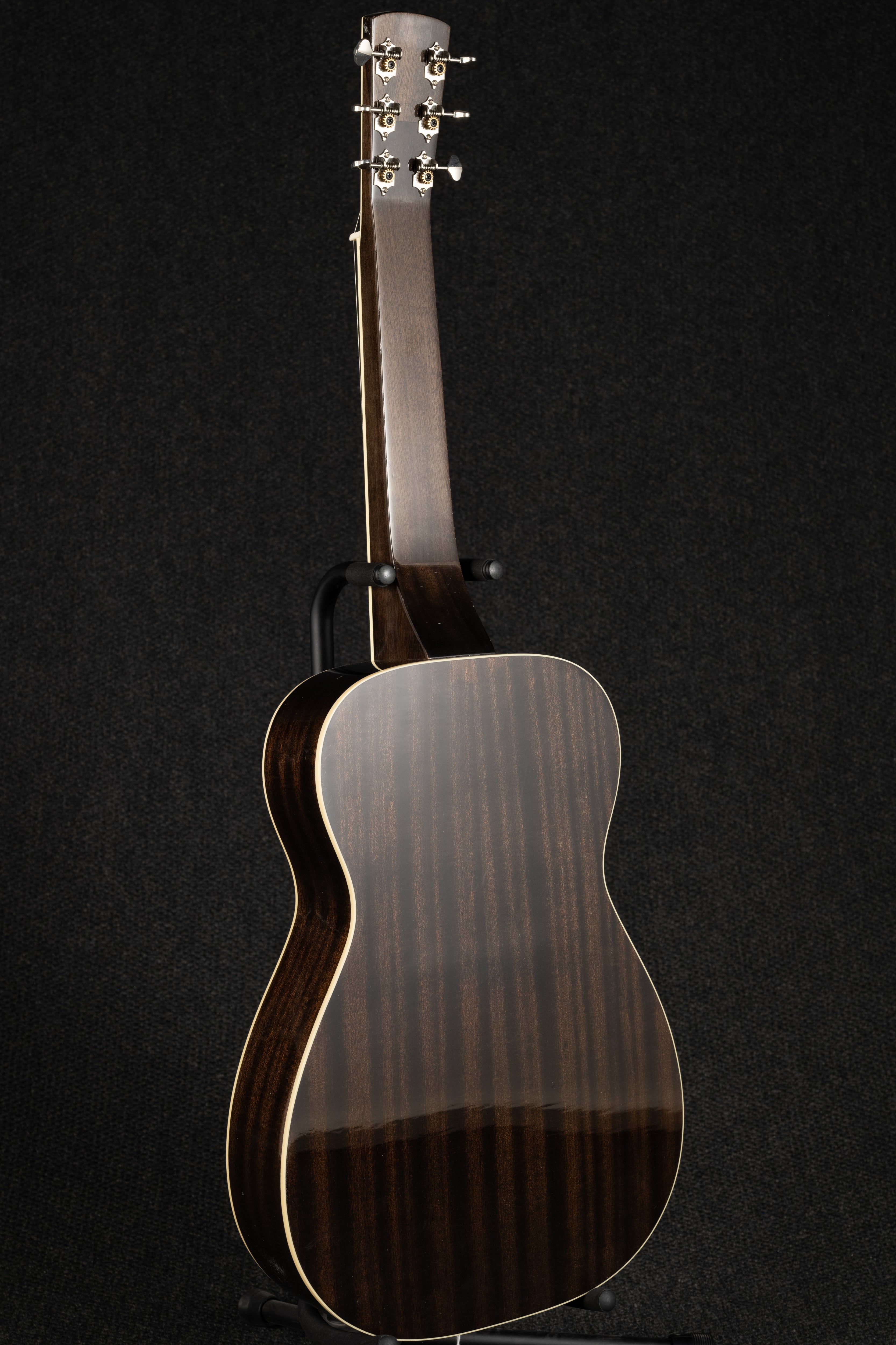 RD-52 Square Neck - Black Lightning