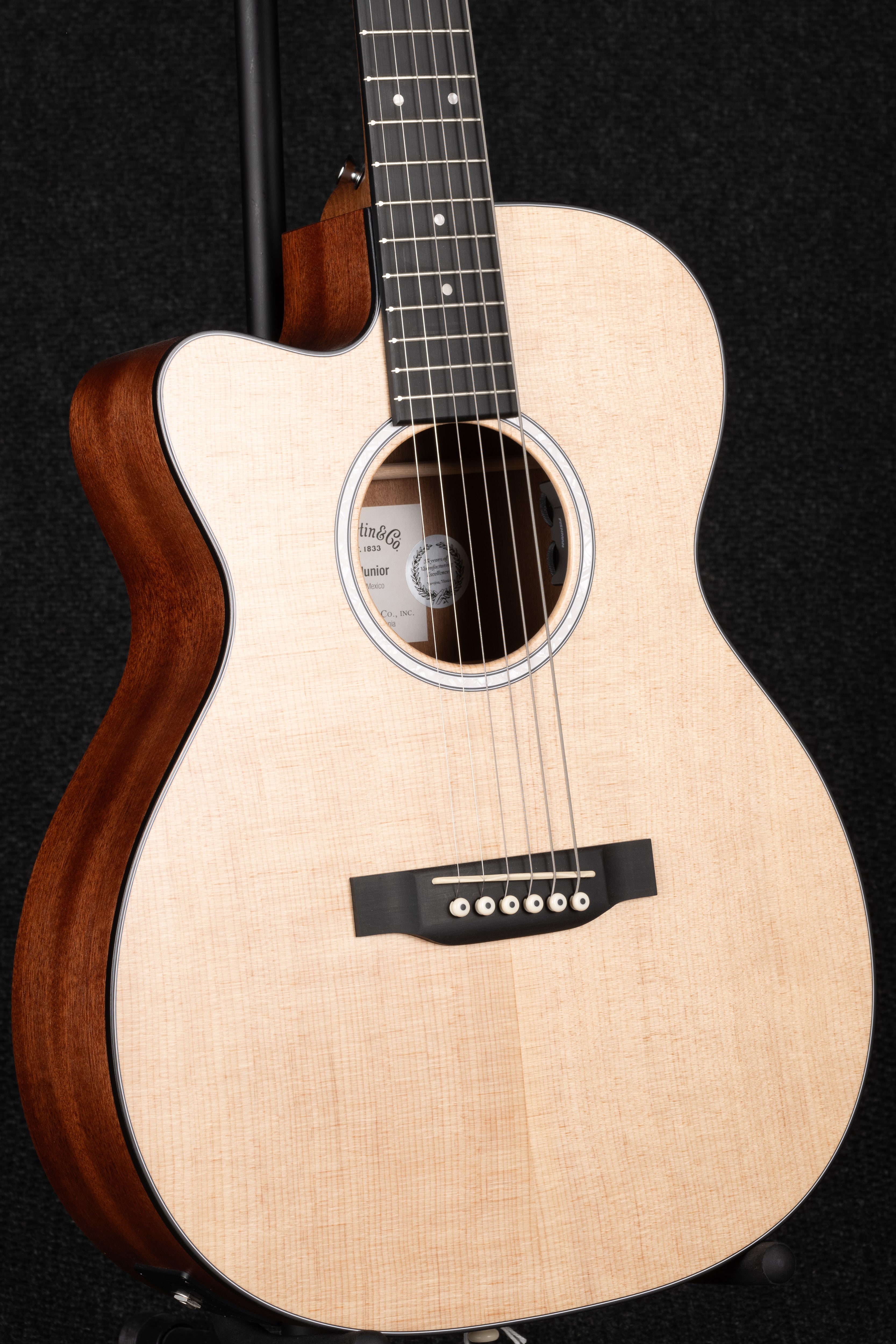 000 Jr-10e Lefty