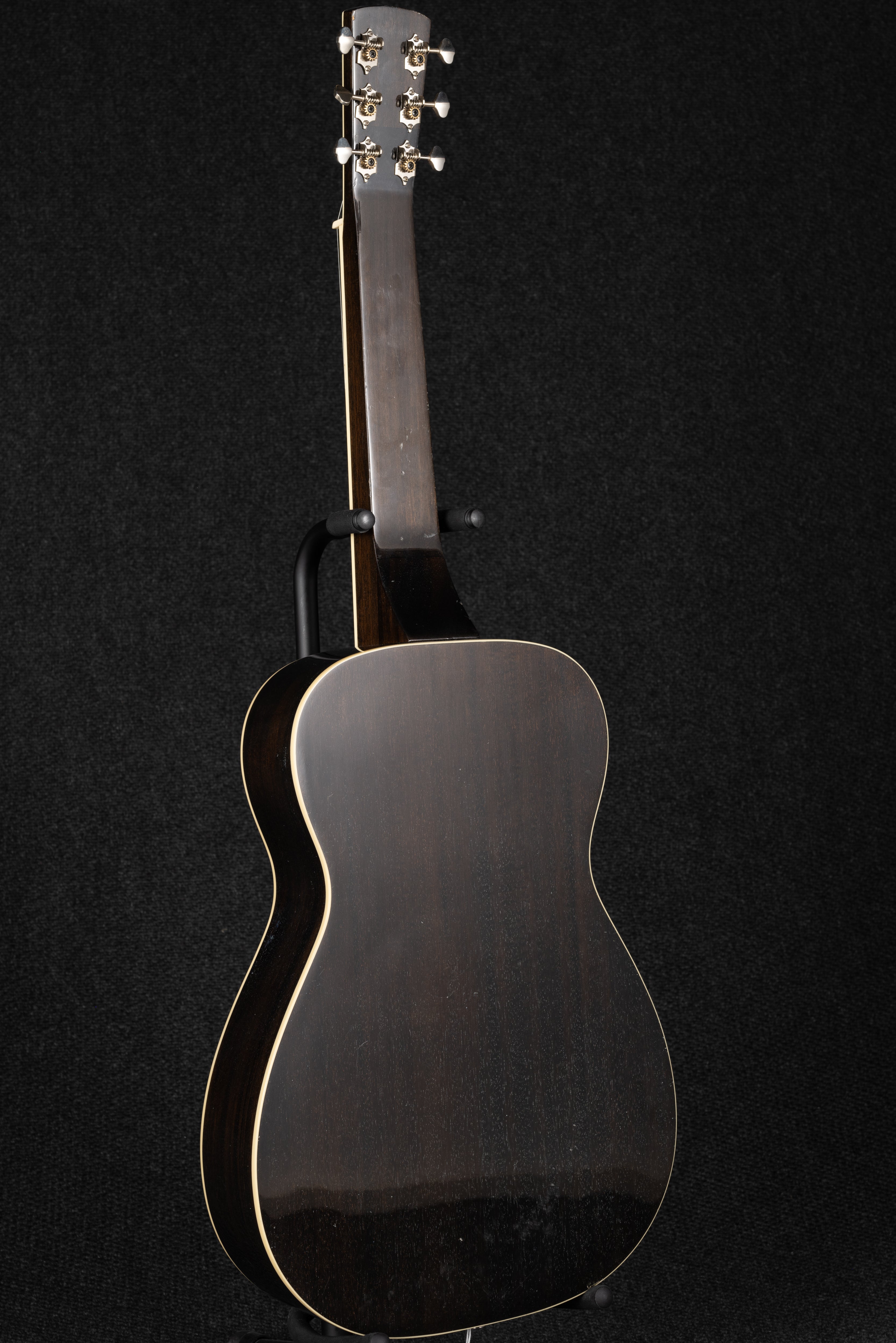 RD-52 Square Neck - Black Lightning