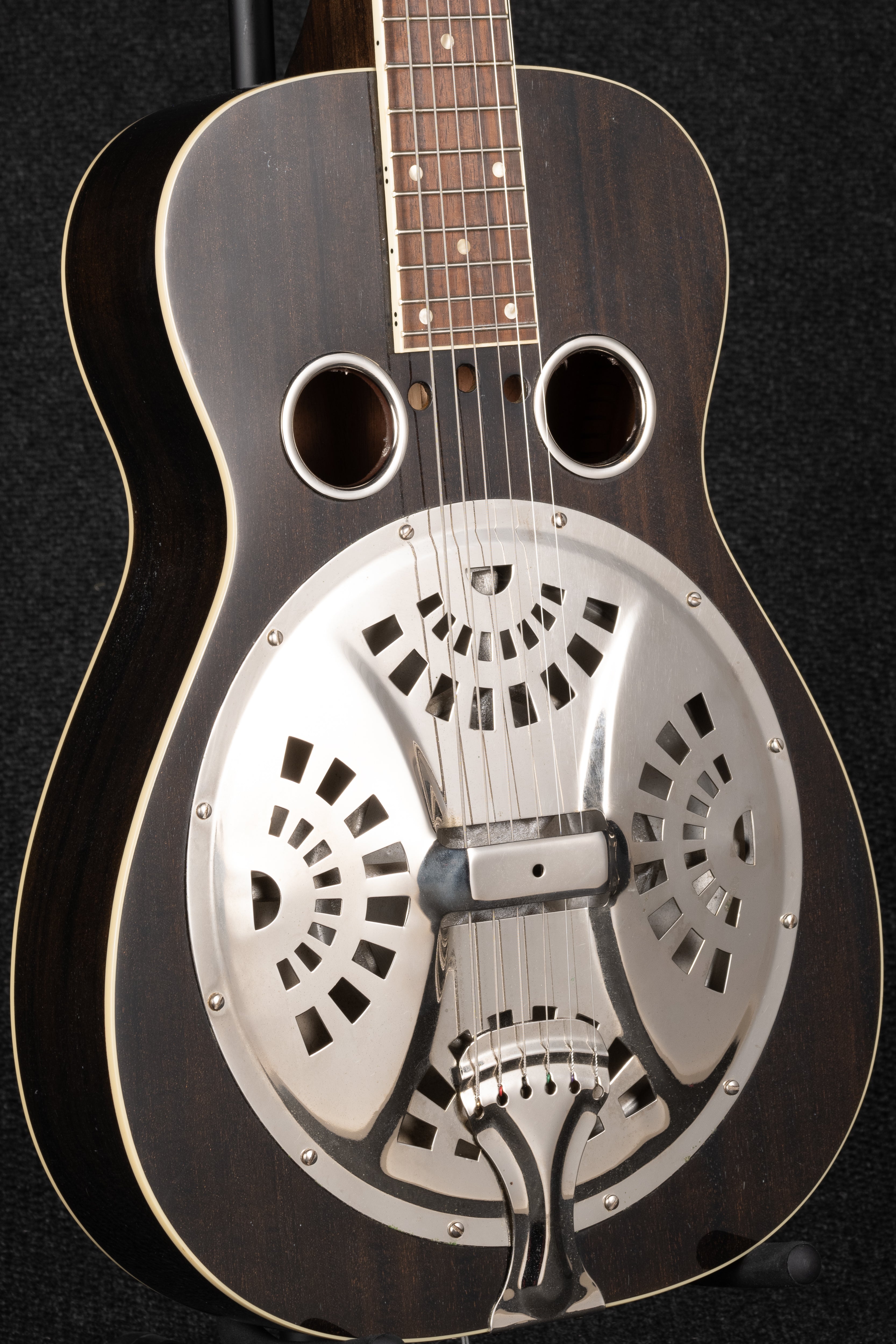 RD-52 Square Neck - Black Lightning
