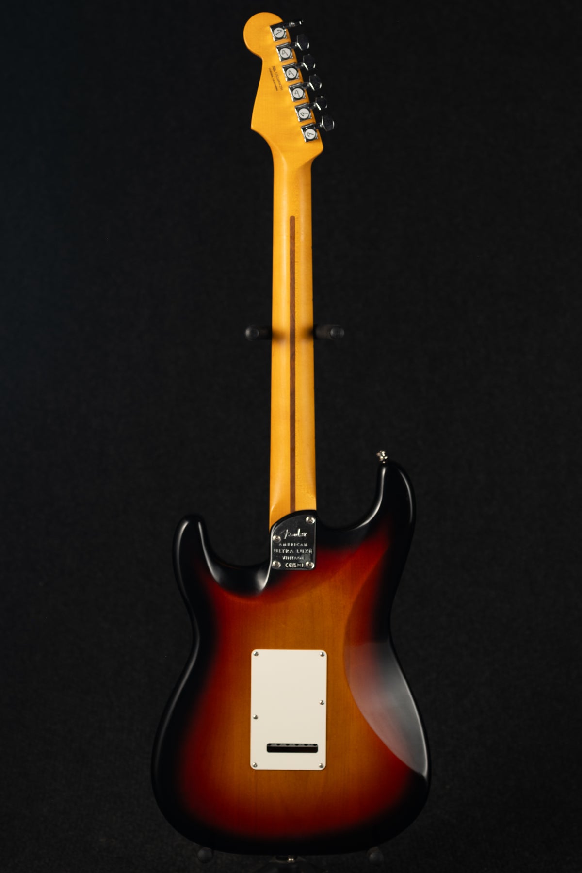 American Ultra Luxe Vintage '50s Stratocaster Three Tone Sunburst