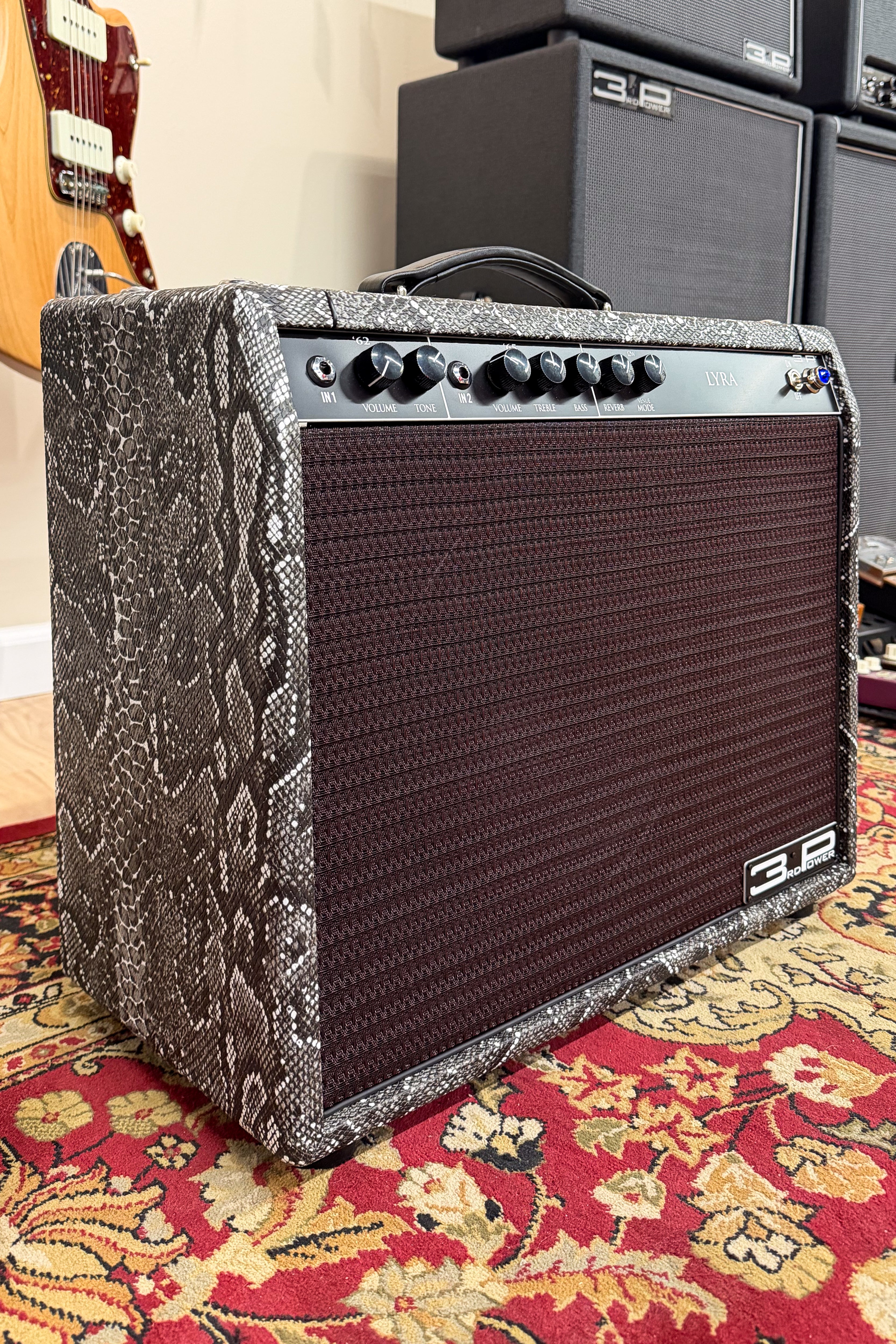 Custom Shop Lyra 112 Combo Snake/Ox Blood