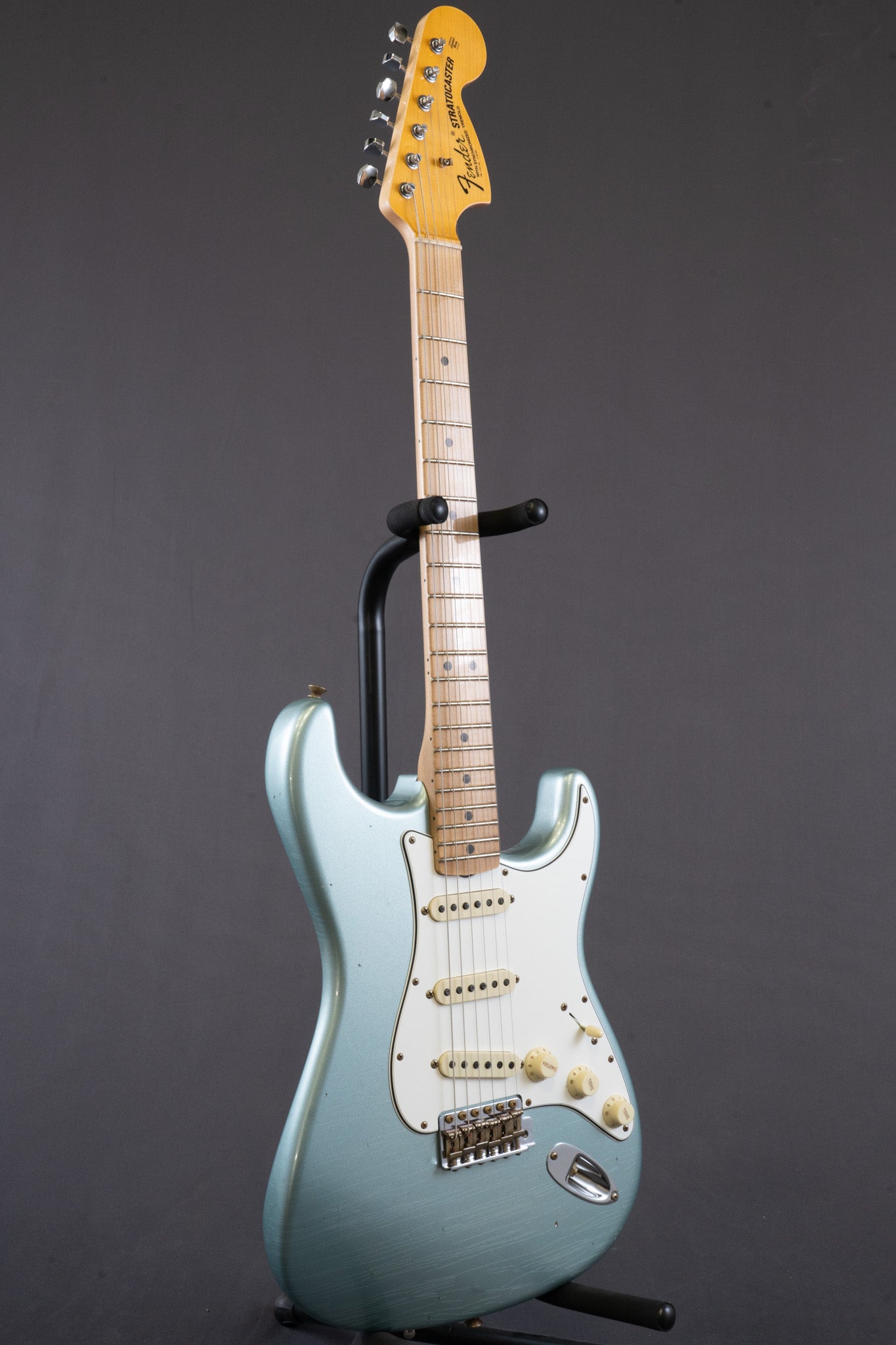 Limited '69 Stratocaster Journeyman Relic - Fire Mist Silver