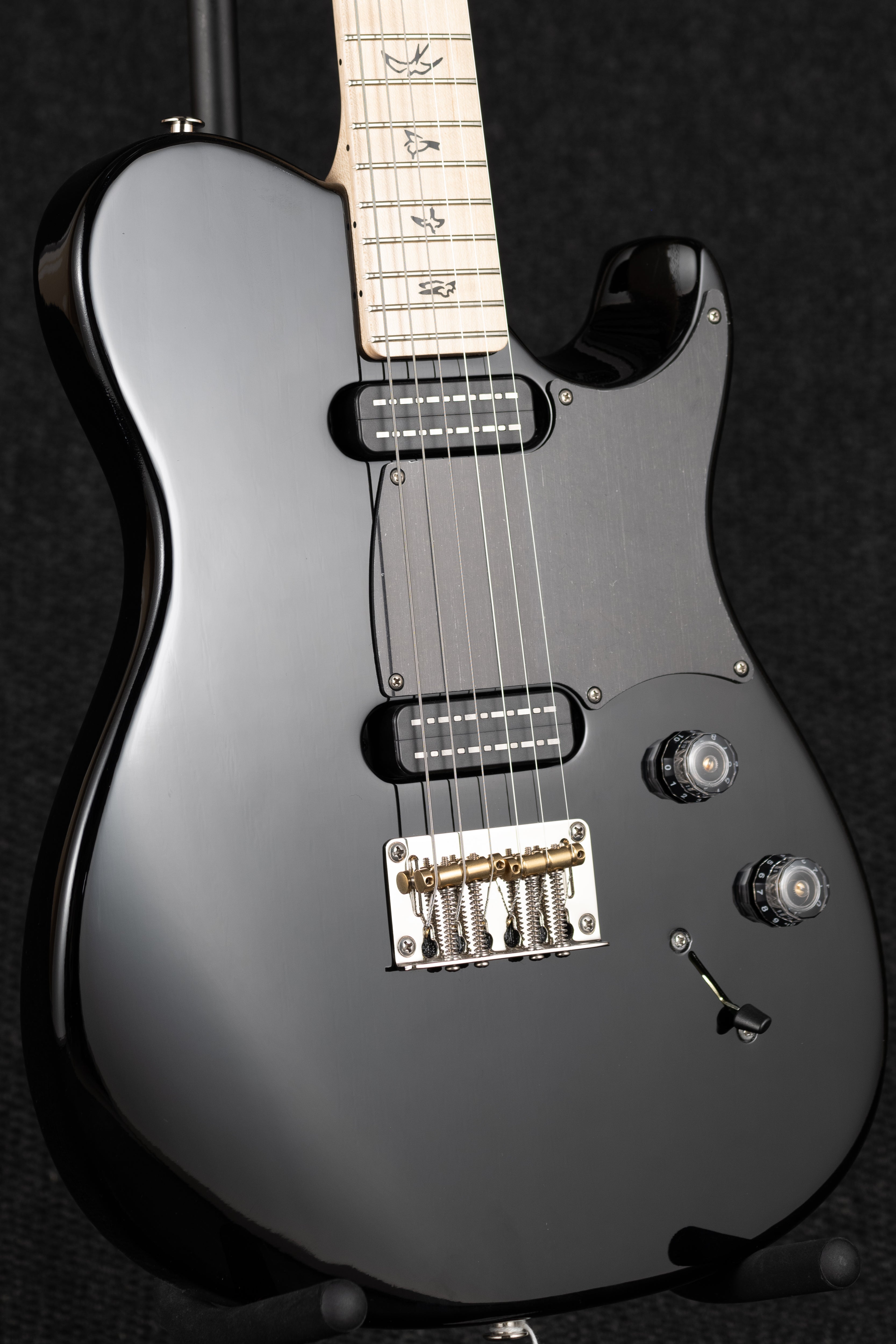NF 53 - Black
