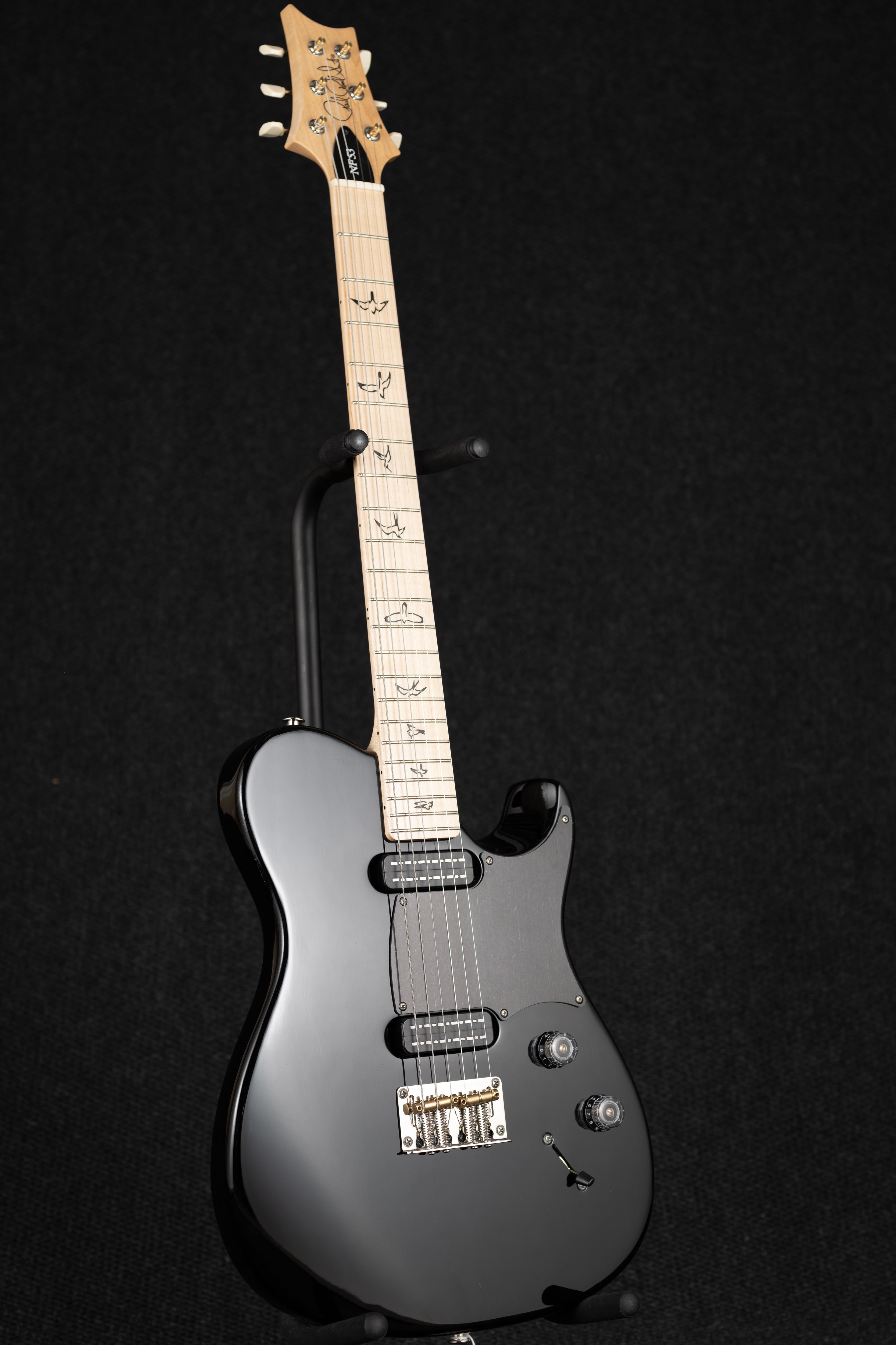 NF 53 - Black