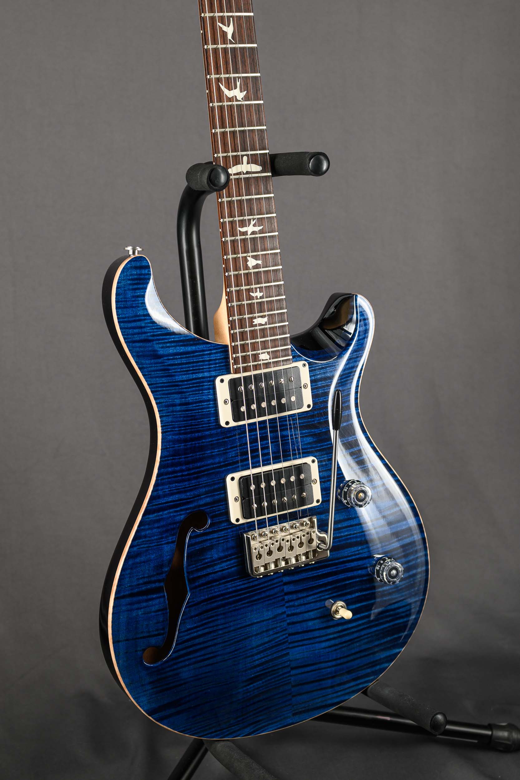 CE 24 Semi-Hollow - Blue Matteo