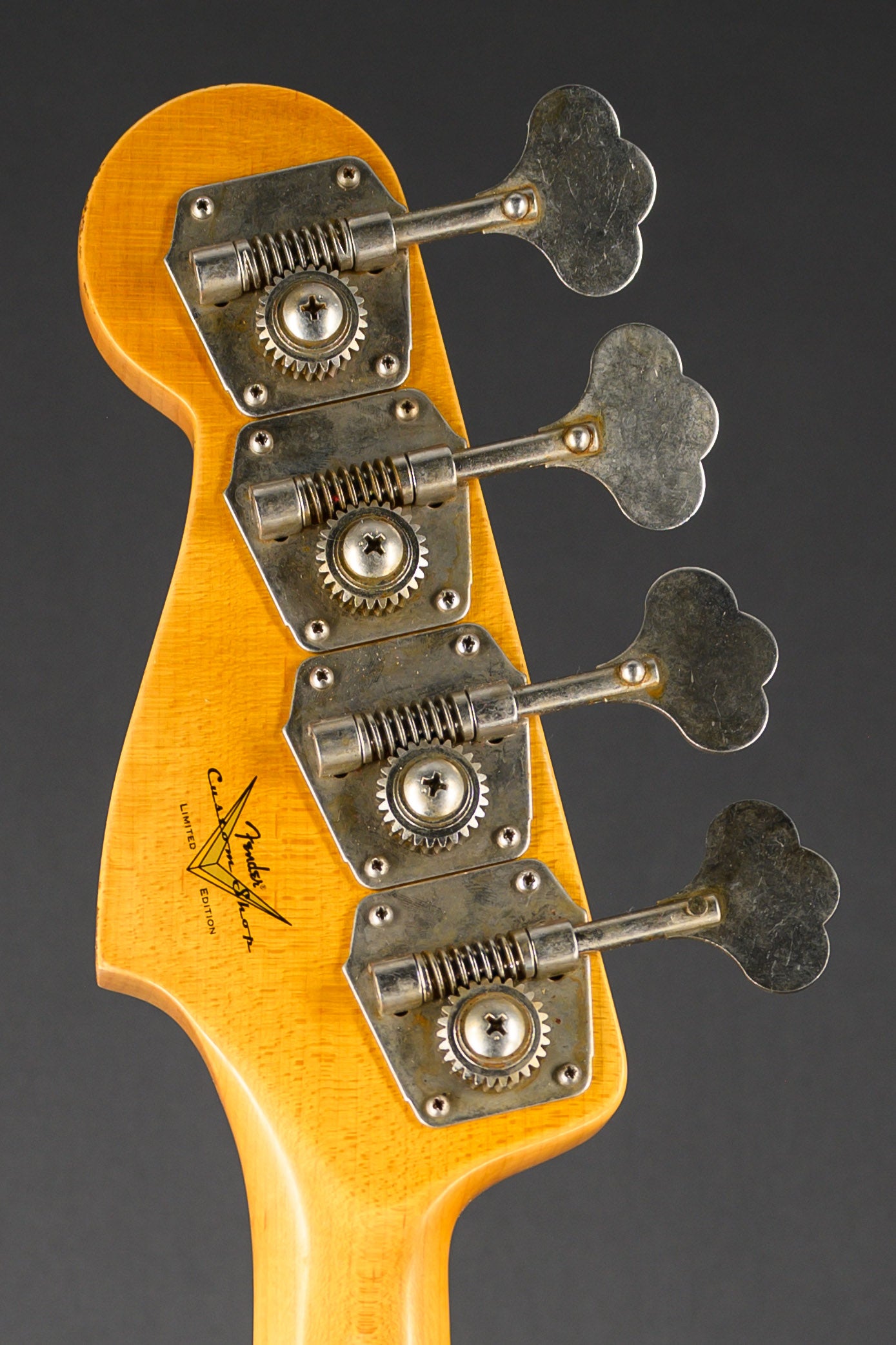 '62 Jazz Bass Relic - 3 Color Sunburst
