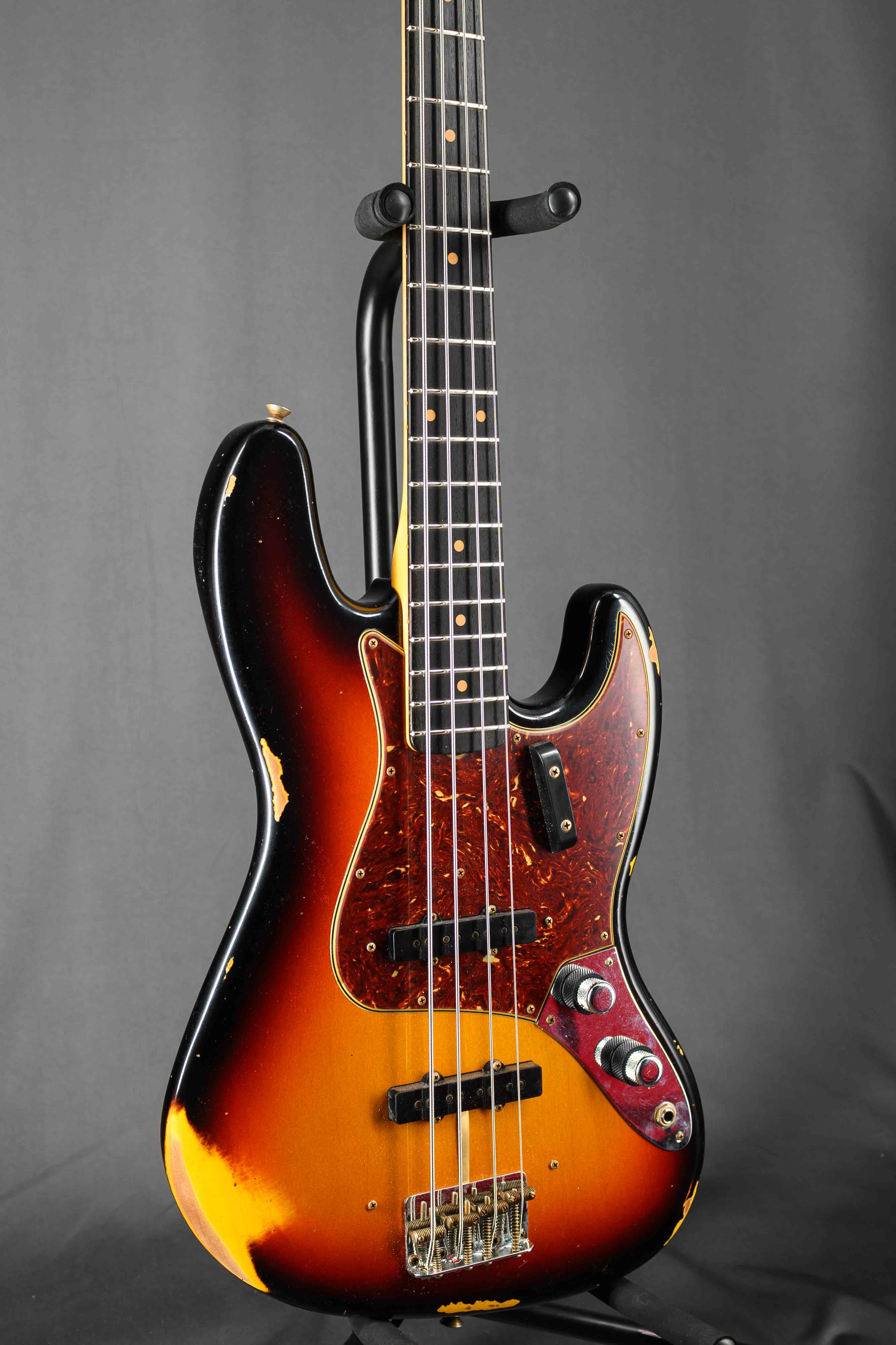 '62 Jazz Bass Relic - 3 Color Sunburst