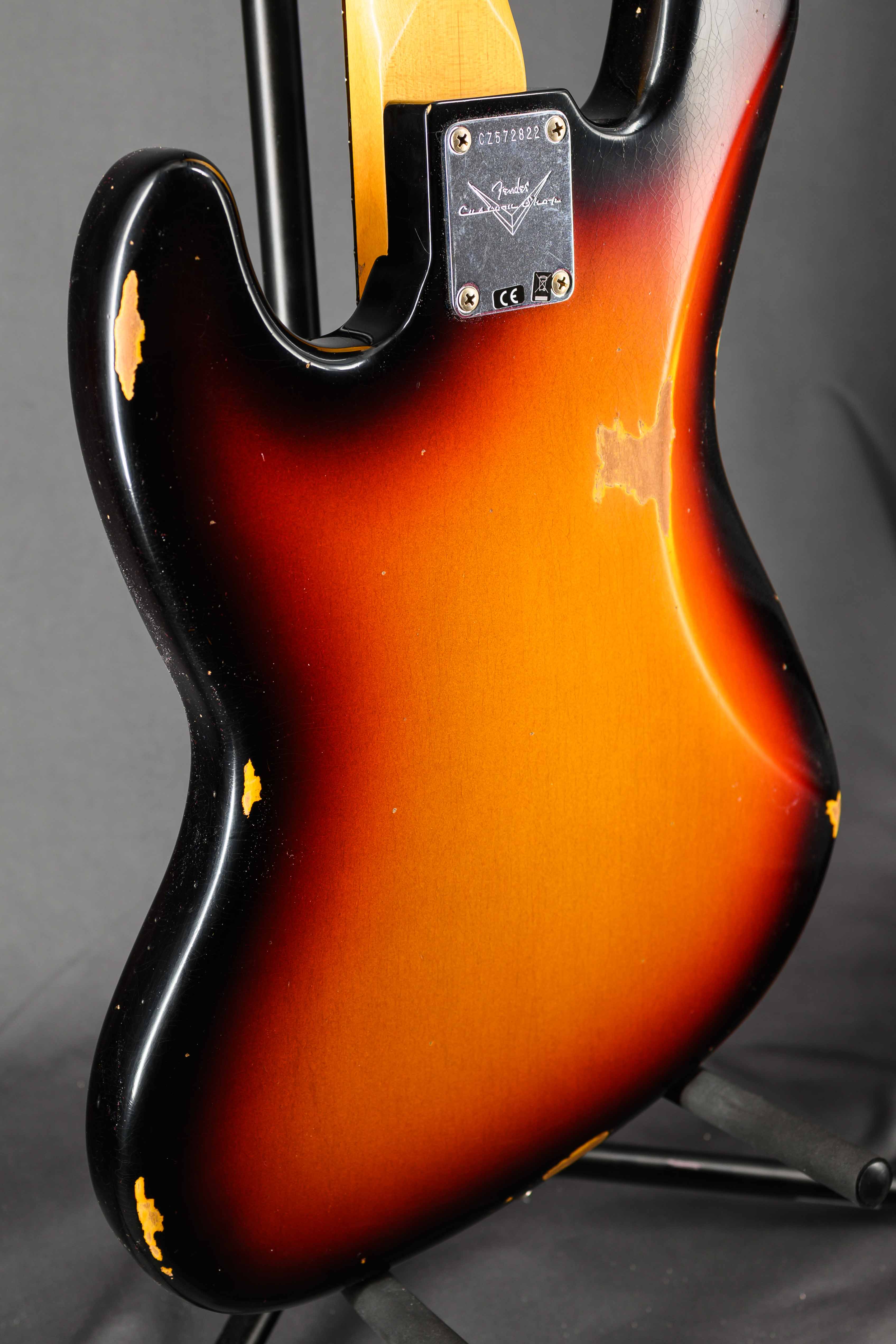 '62 Jazz Bass Relic - 3 Color Sunburst