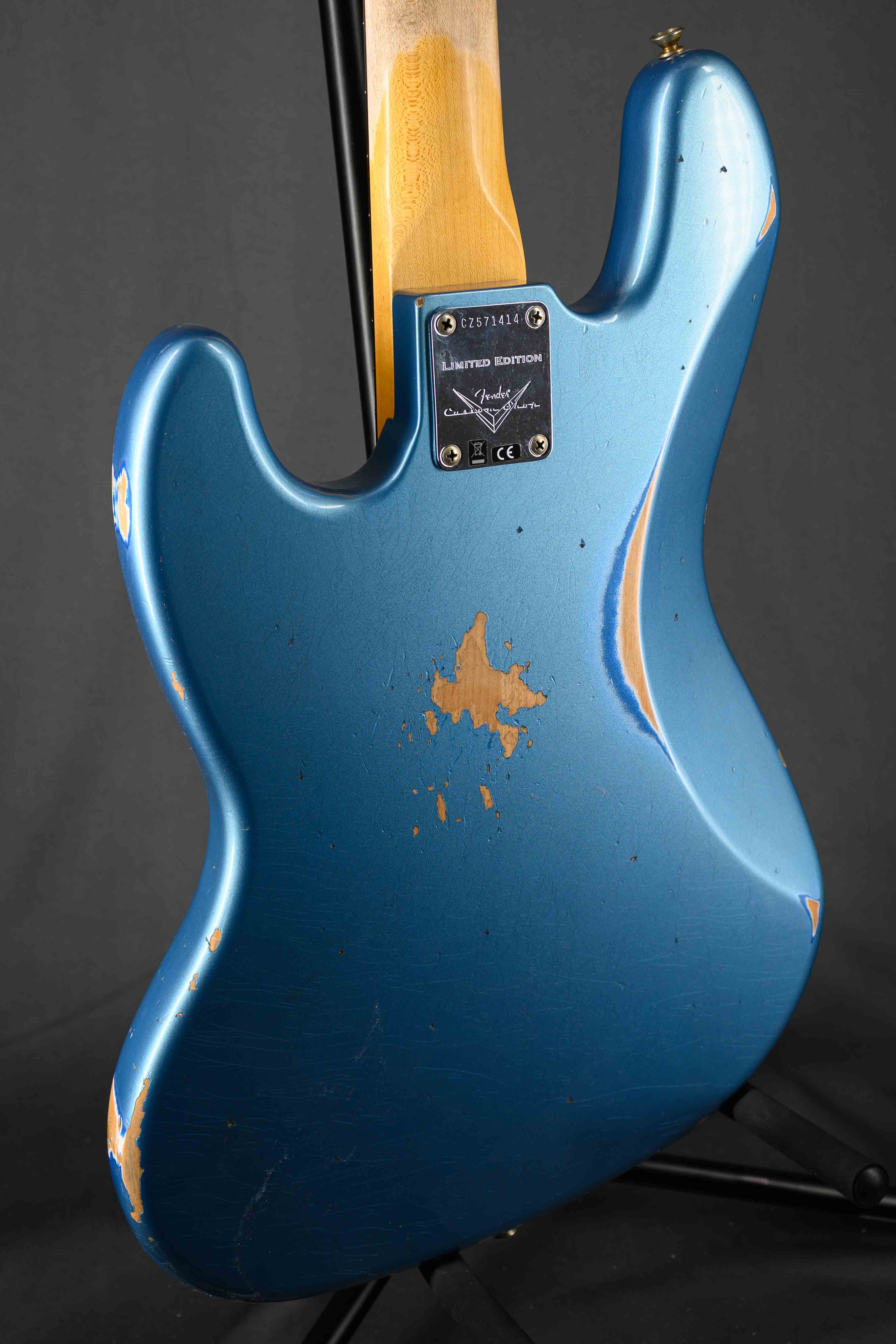 Limited Edition '60 Jazz Bass Relic Reissue - Lake Placid Blue
