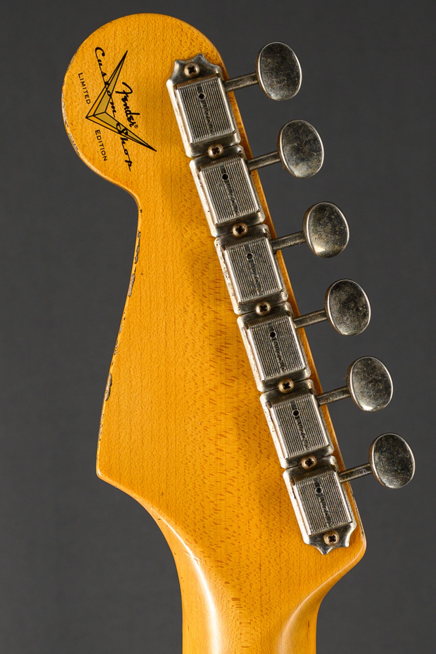 '57 Stratocaster Relic Tremolo - 2-Tone Sunburst