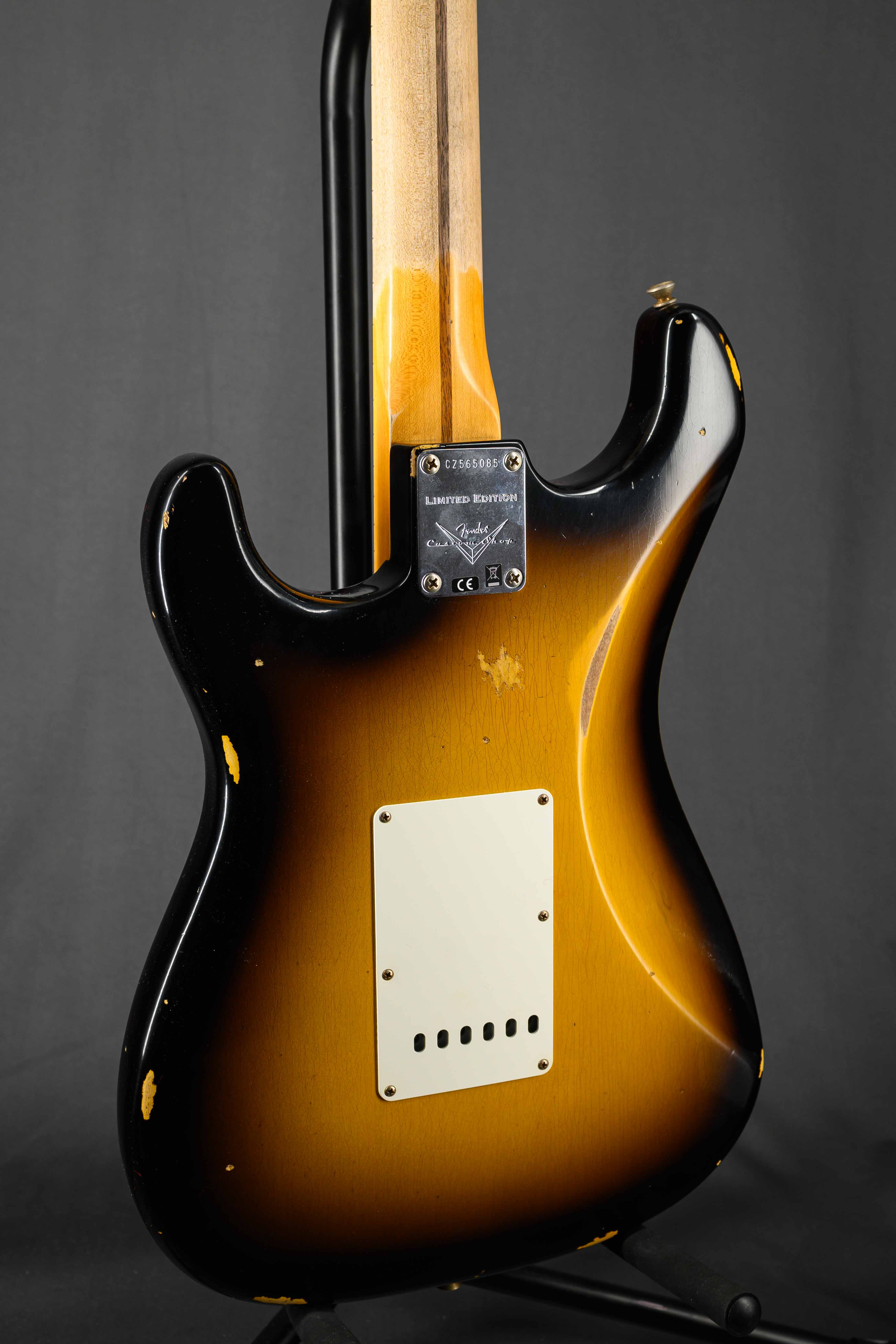 '57 Stratocaster Relic Tremolo - 2-Tone Sunburst