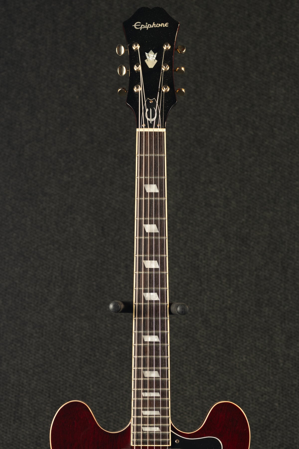 Riviera P93 - Wine Red