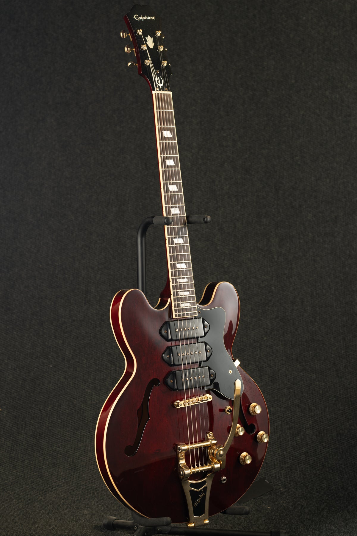 Riviera P93 - Wine Red