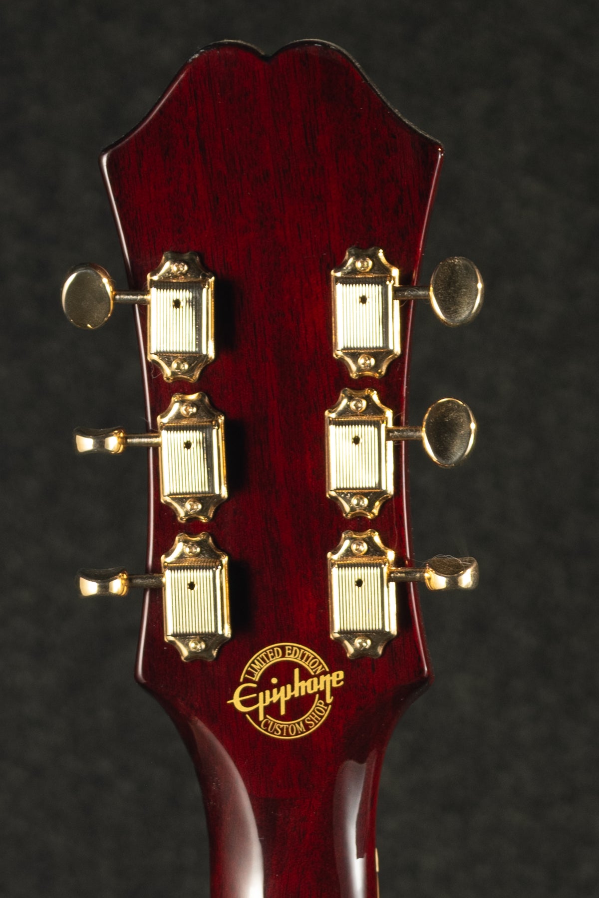 Riviera P93 - Wine Red