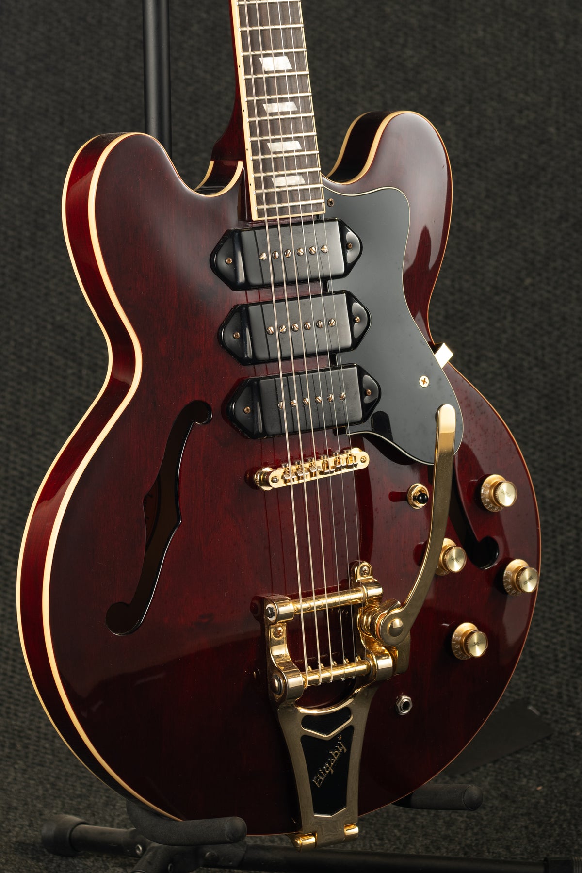 Riviera P93 - Wine Red