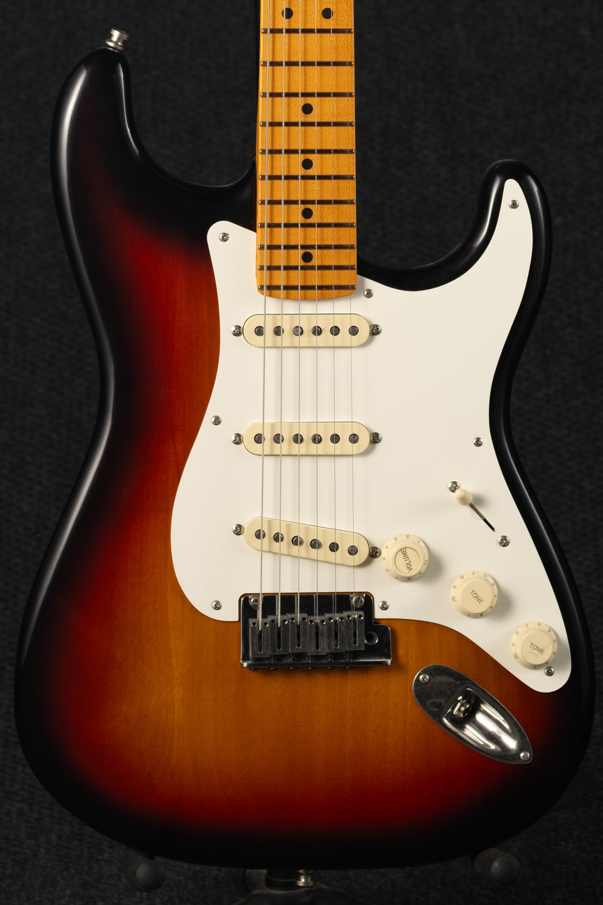 American Ultra Luxe Vintage Stratocaster - Sunburst