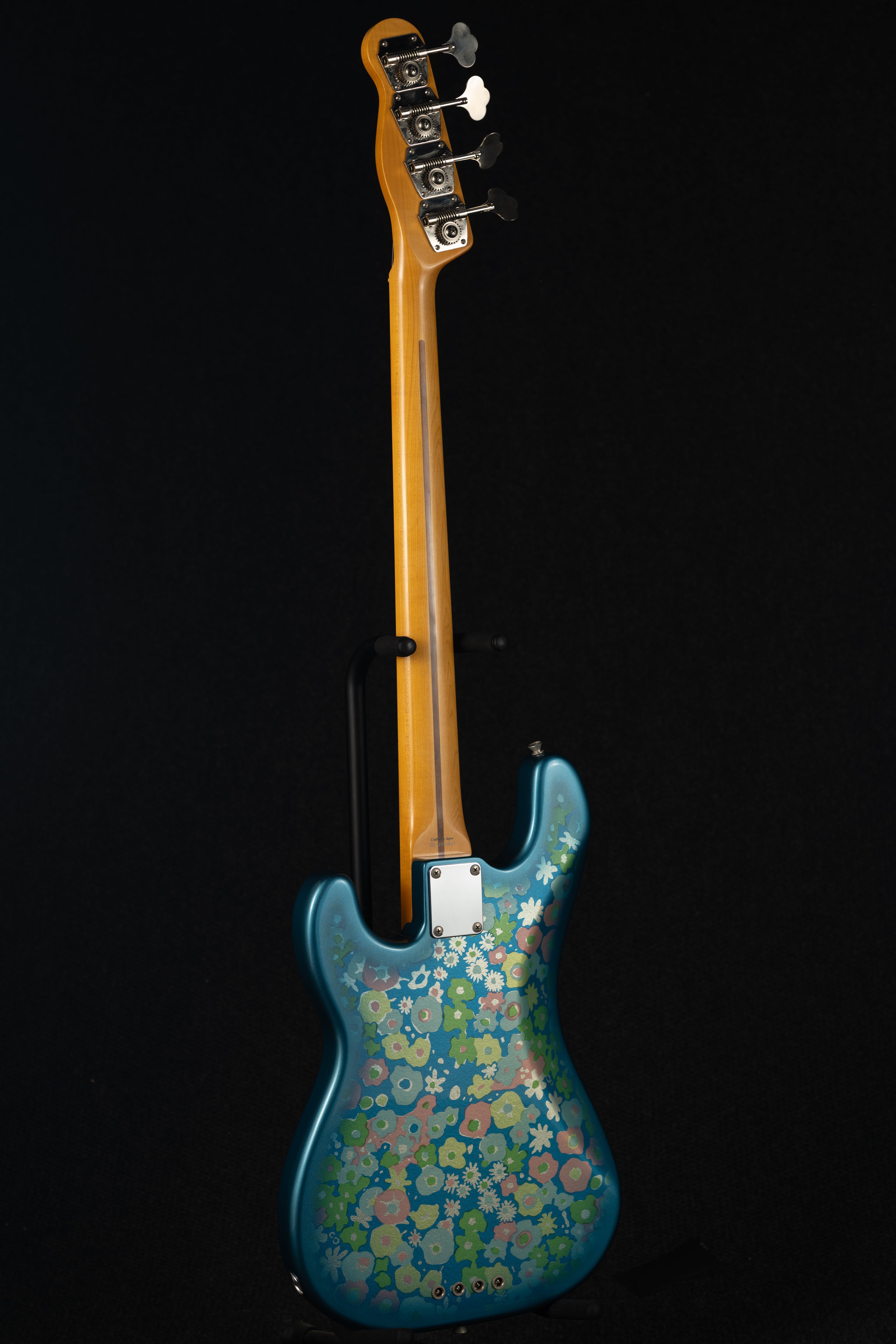 CIJ Floral P Bass