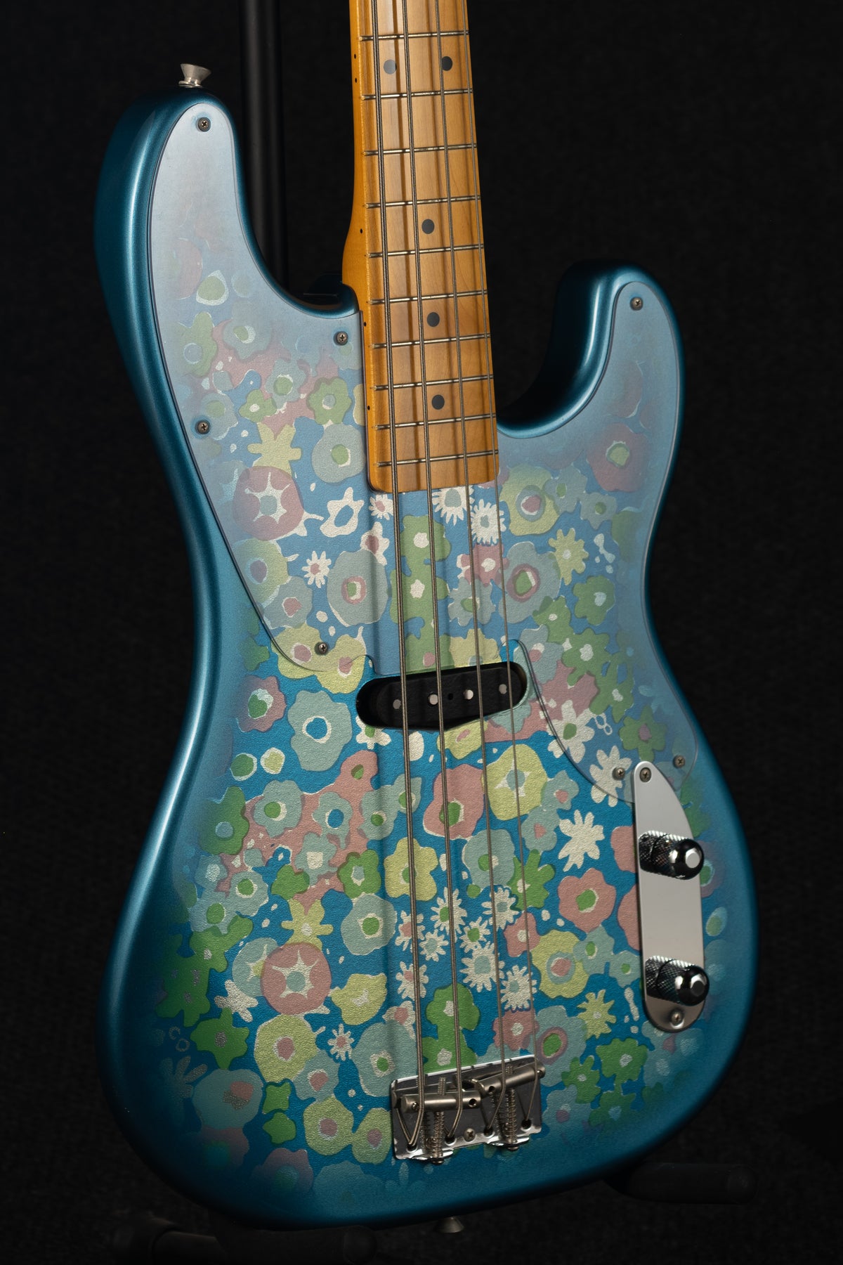 CIJ Floral P Bass