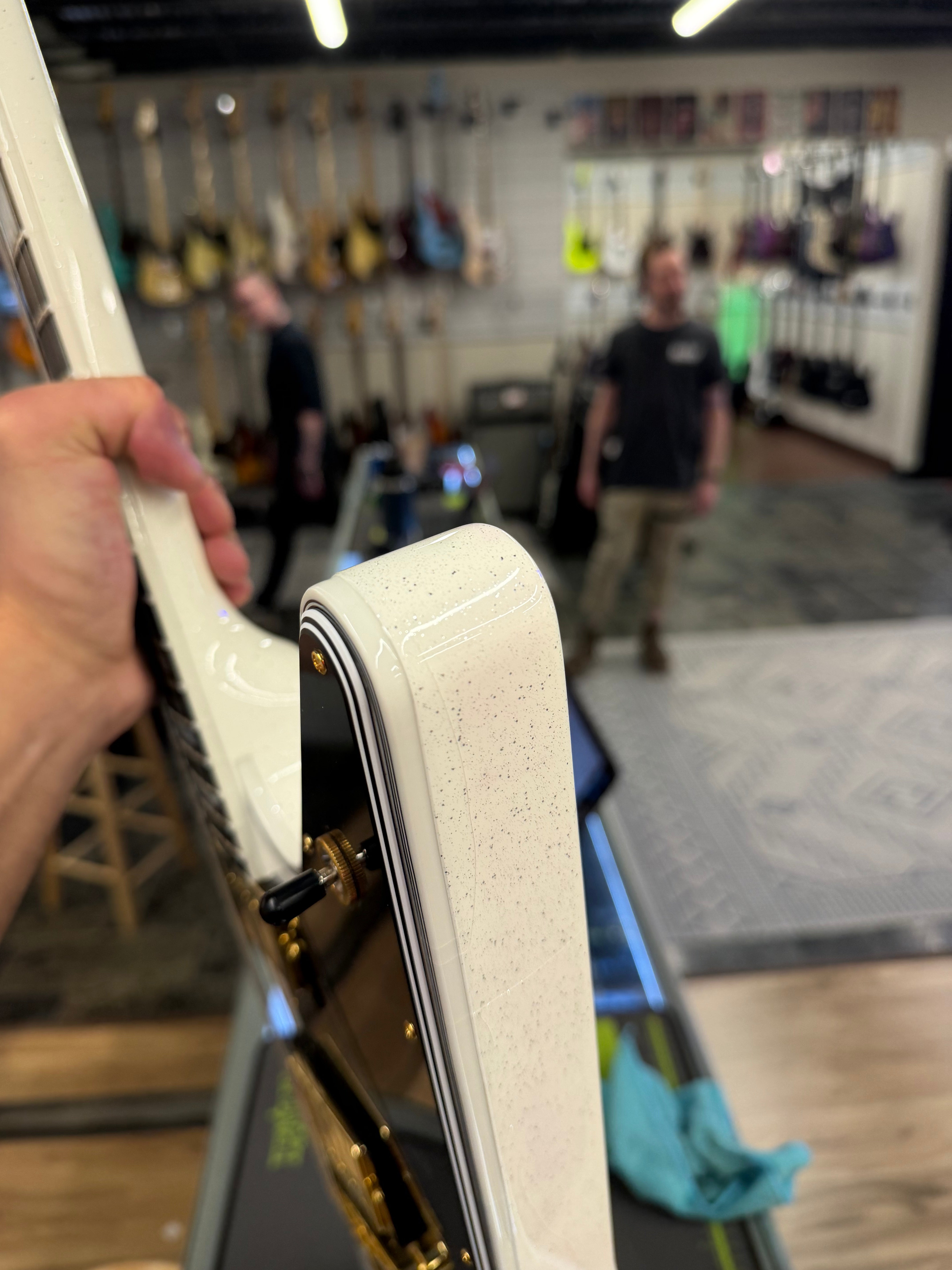 Explorer Custom - Alpine White Sparkle