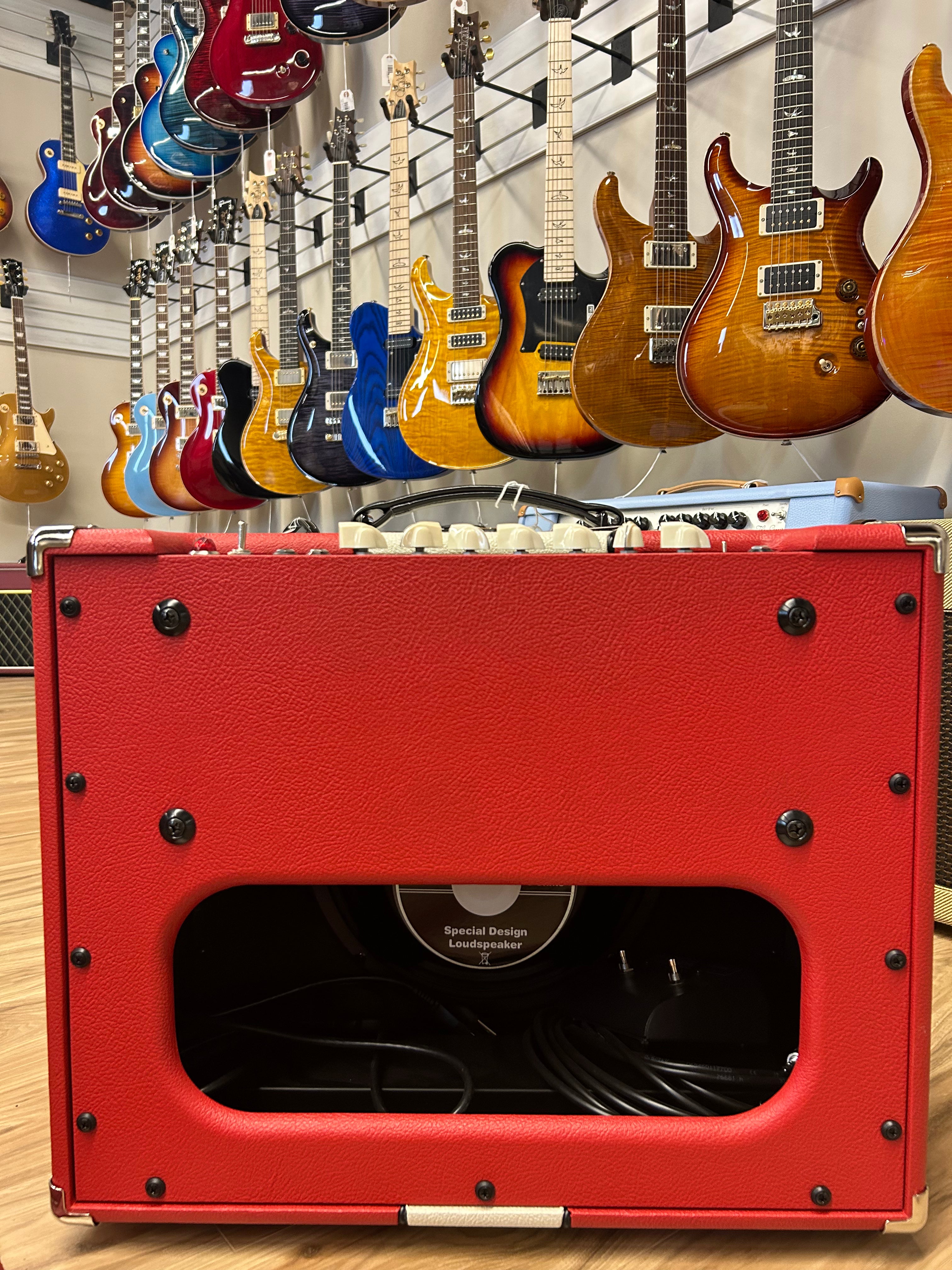 Ventura C112 RC 3Ch. 20W 1X12 Combo Red/Cream
