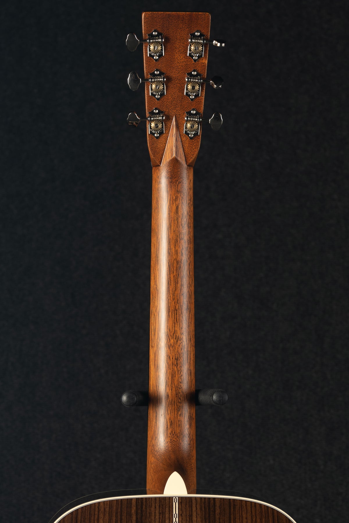000-28 - Ambertone